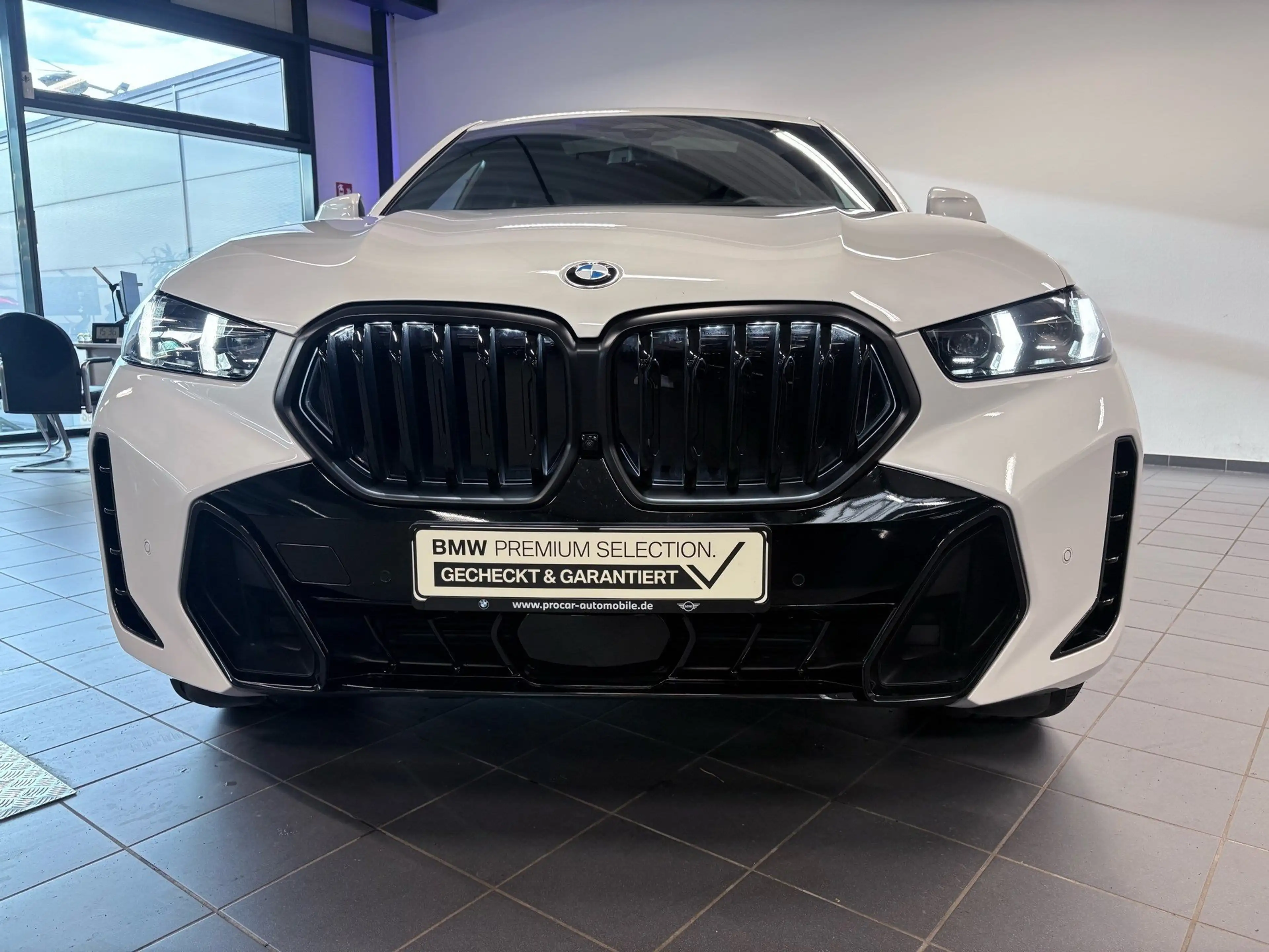 BMW X6 xDrive40d M Sport Pro PANO ACC AHK RFK NAVI LED — photo 7