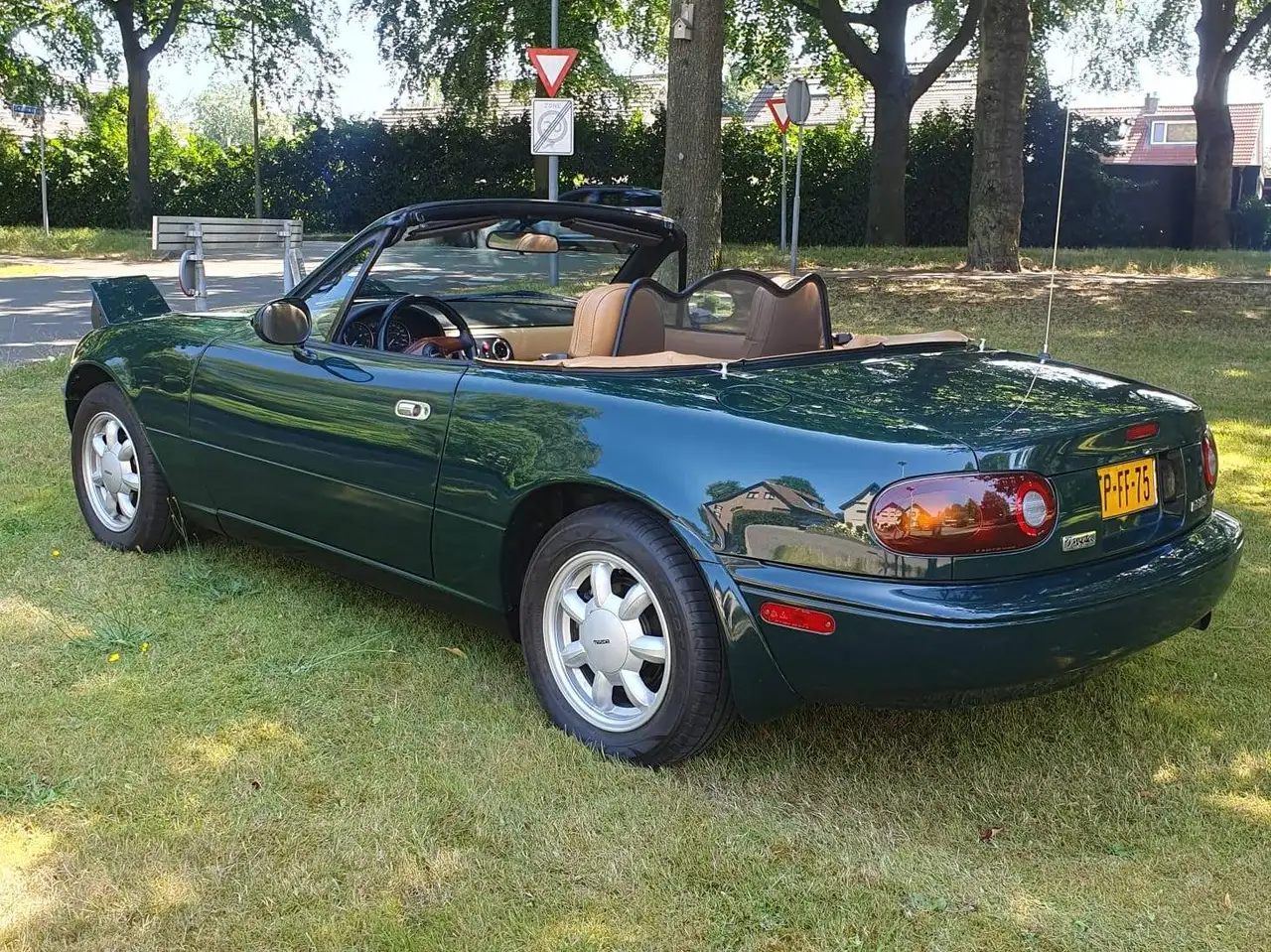 Mazda MX-5 Miata 1.6 16V BRG & TAN, foto 5