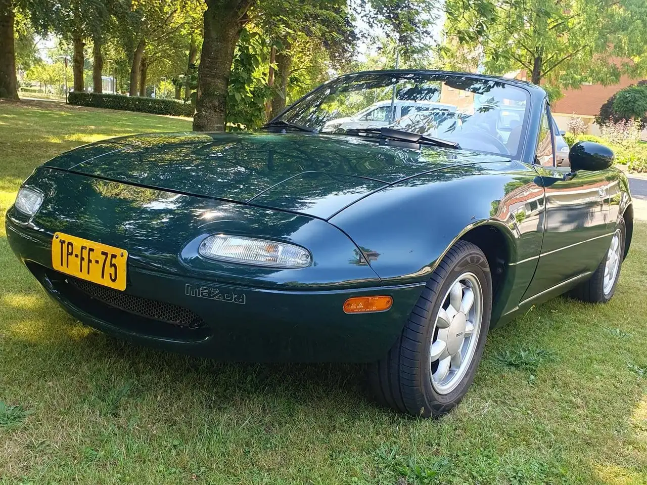 Mazda MX-5 Miata 1.6 16V BRG & TAN, foto 1