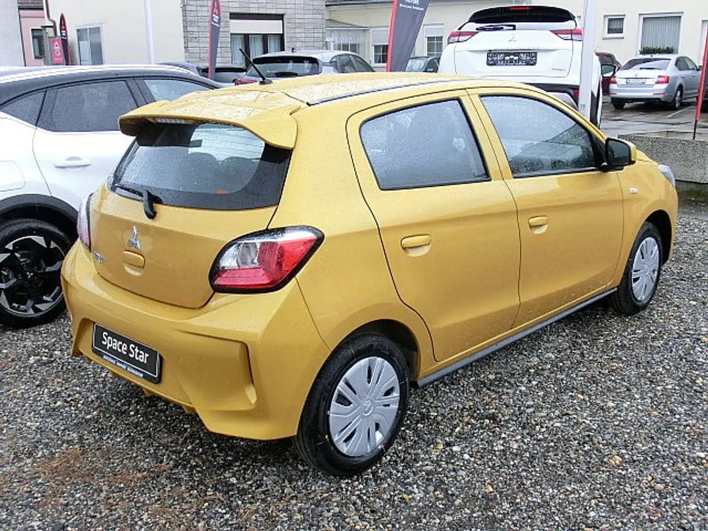 Mitsubishi Space Star 1,2 MIVEC AS&G Inform Tageszulassung Gelb - 2