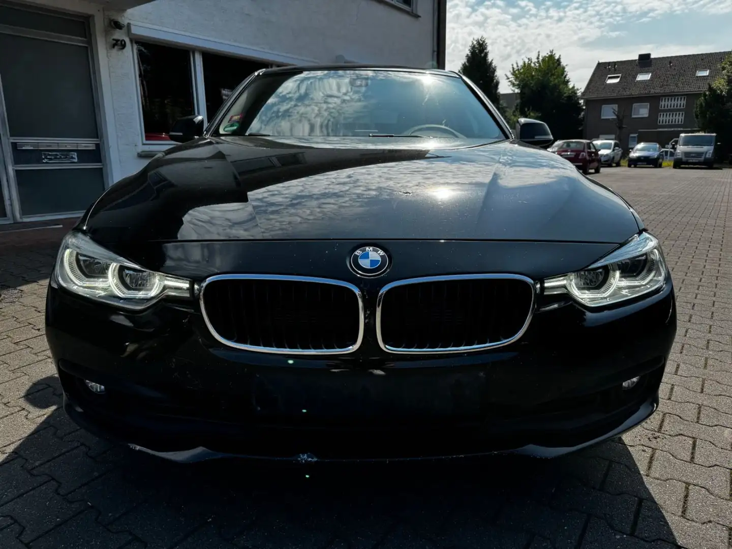 BMW 318 d Klimaautom. 8x Bereift MwSt. uvm. Schwarz - 2