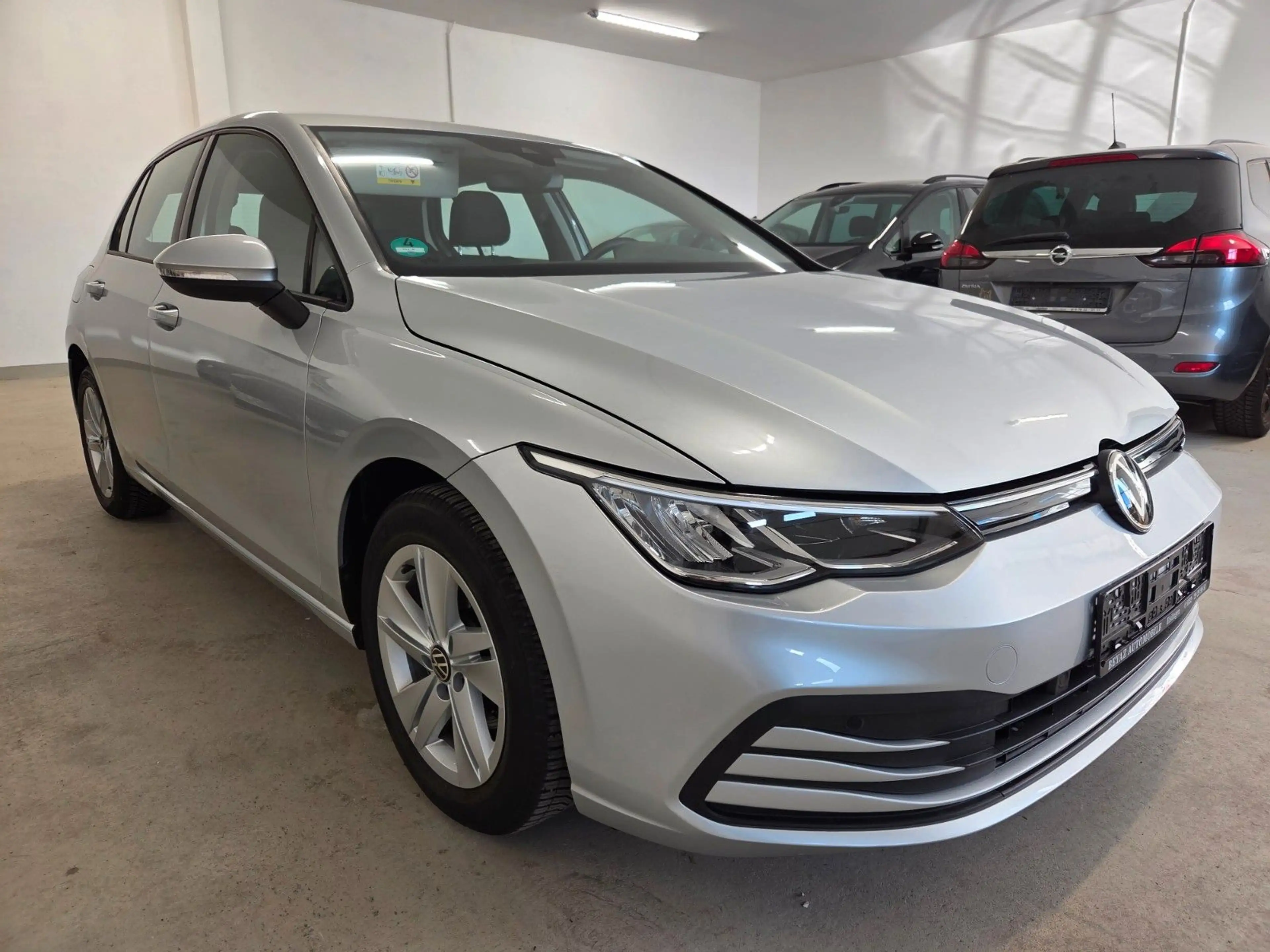 Volkswagen Golf VIII Lim. Basis — photo 9