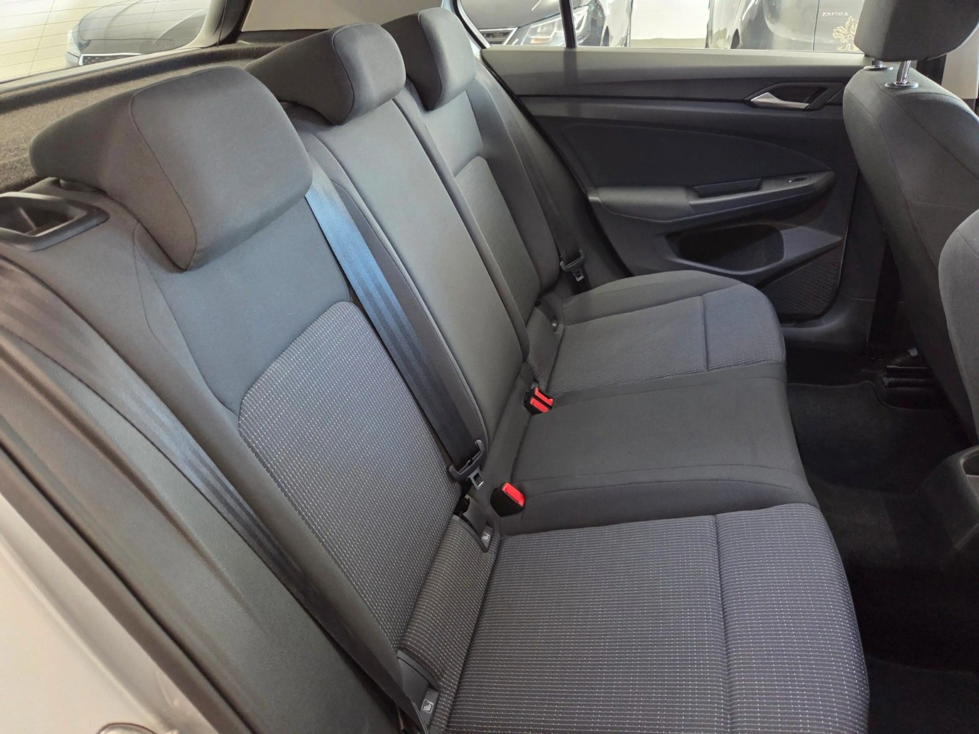 Volkswagen Golf VIII Lim. Basis — photo 13