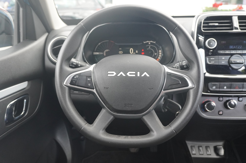 Dacia Spring Electric Essential Tempomat DAB Teilleder — photo 15