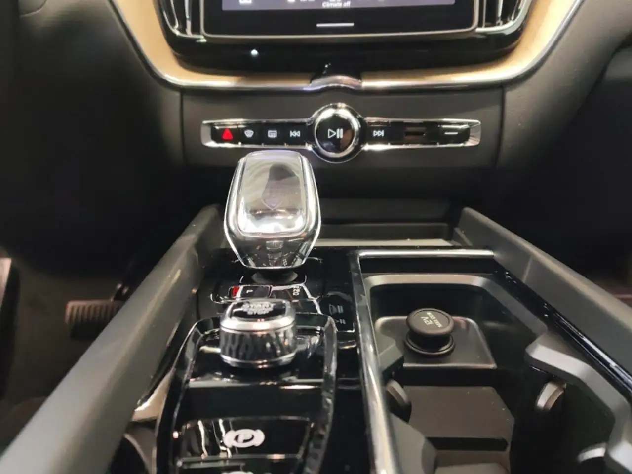 Volvo XC60 2026 — фото 10