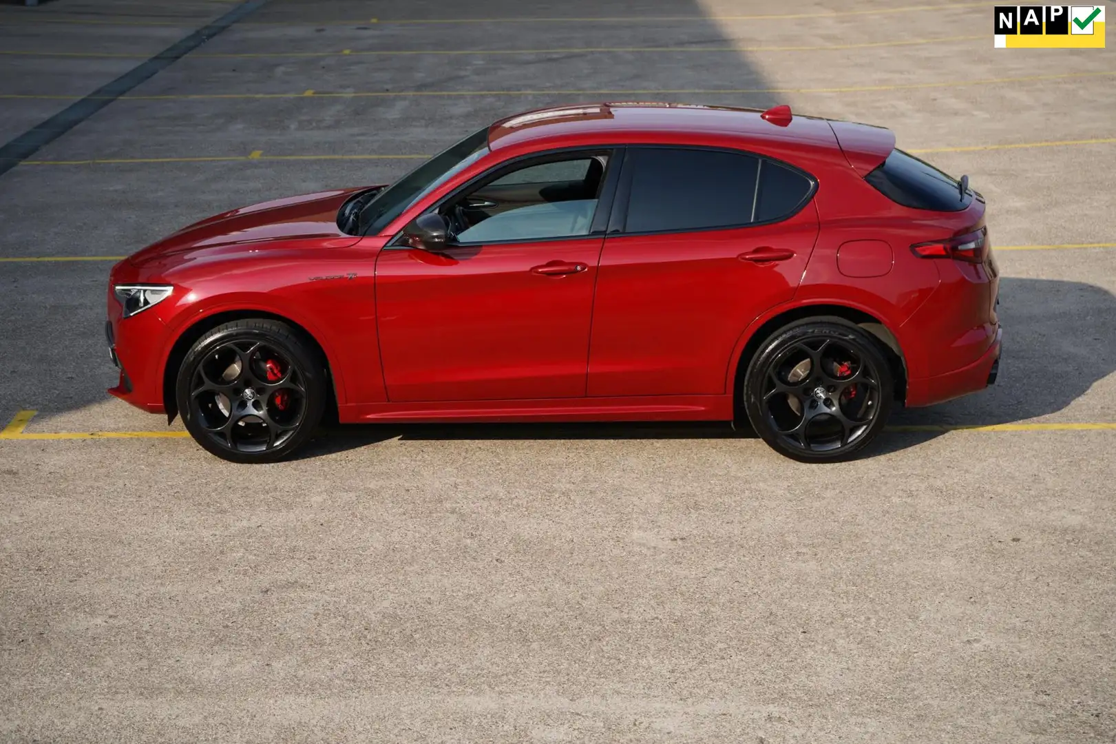 Alfa Romeo Stelvio 2.0 T AWD Veloce Ti Rood - 1
