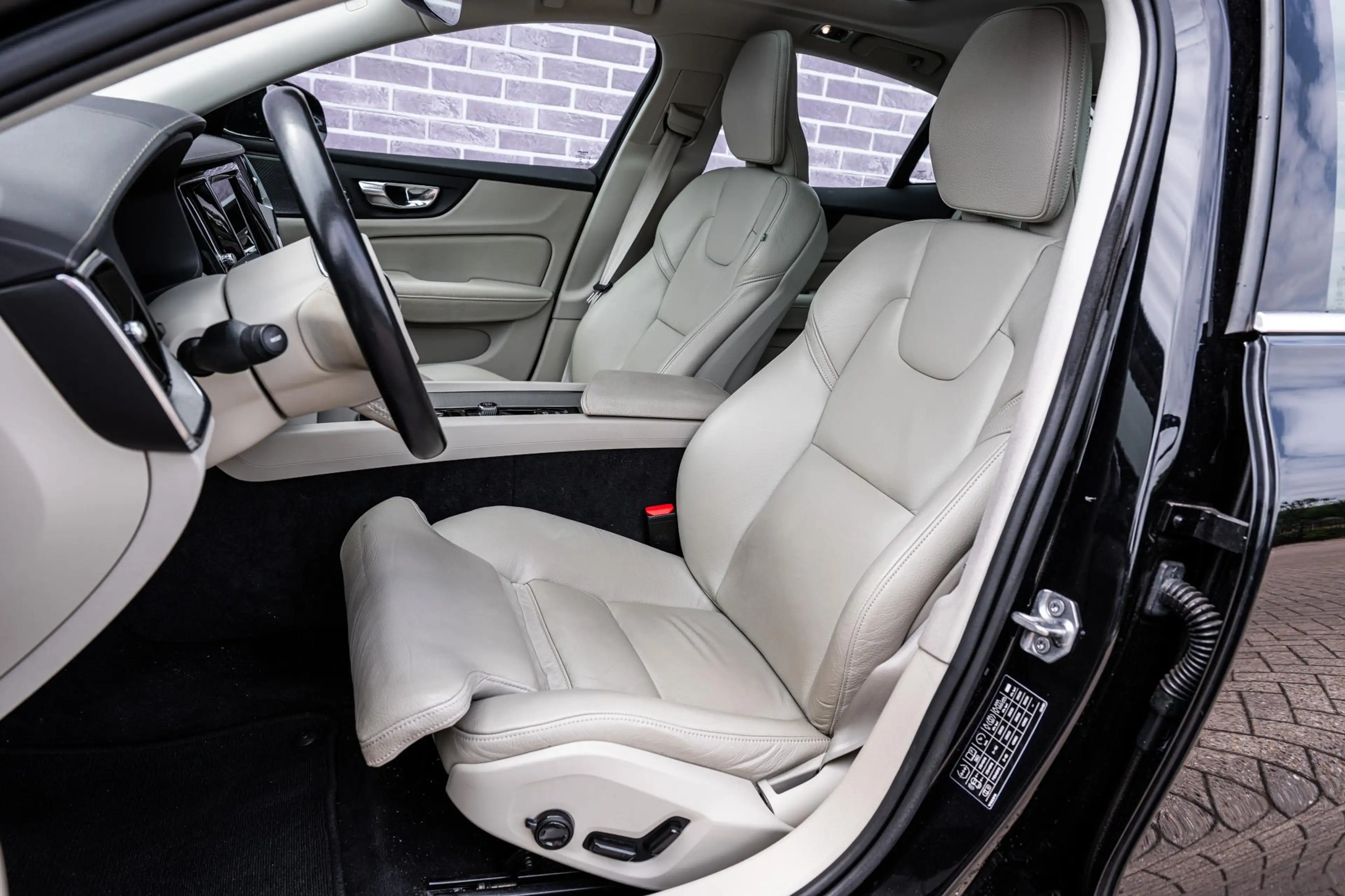 Volvo S60 2.0 B4 Plus Bright | Trekhaak | Panoramadak | Harm — photo 6
