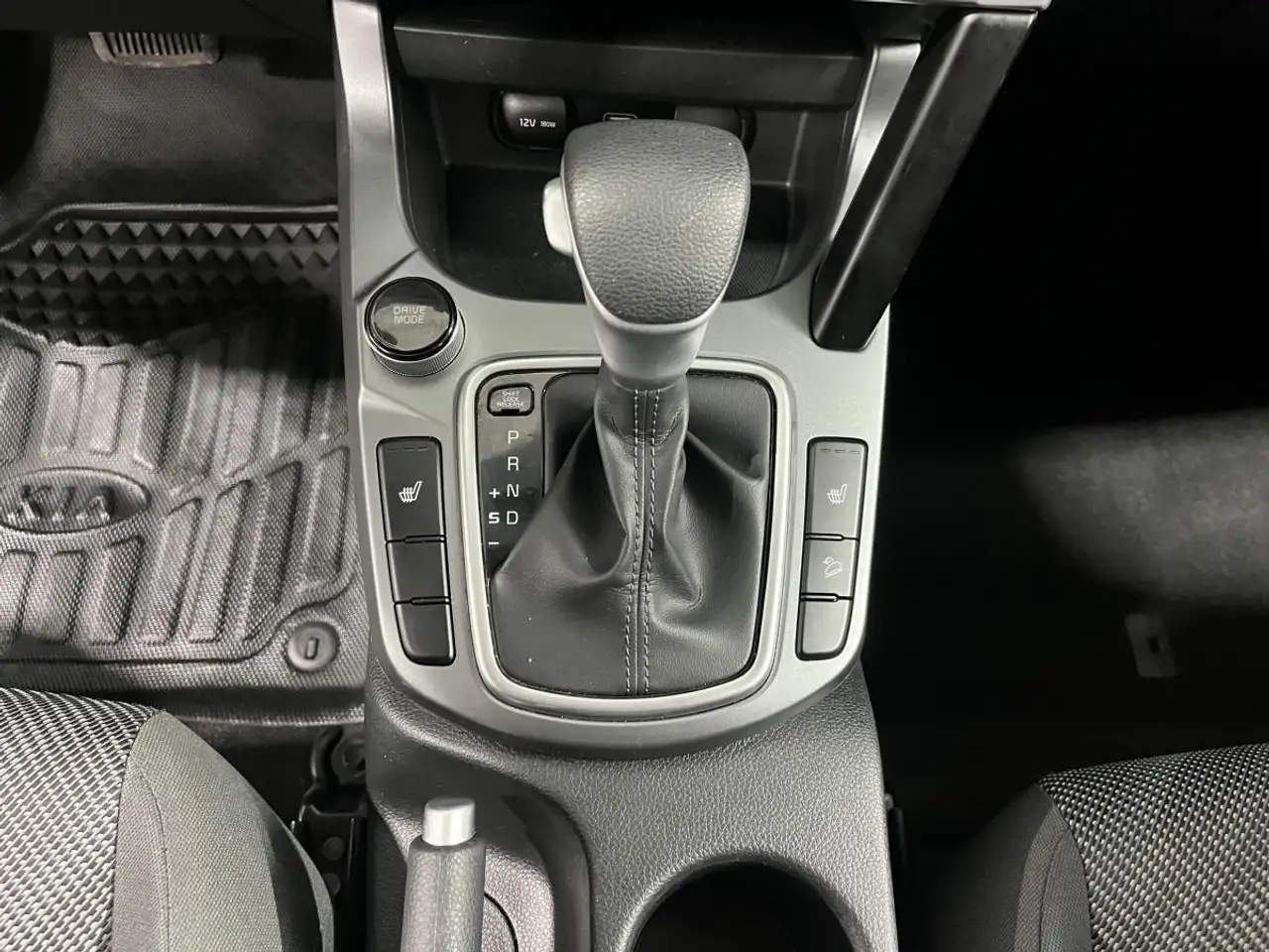 Kia Seltos снимка Kia Seltos