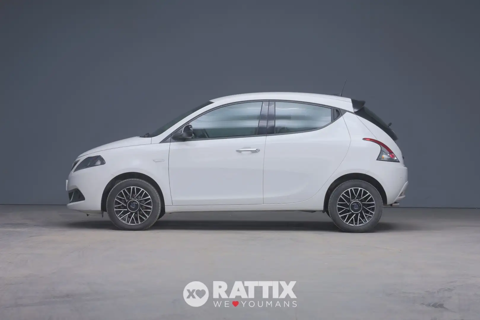 Lancia Ypsilon 1.0 Firefly Hybrid 70CV Platino Білий - 2