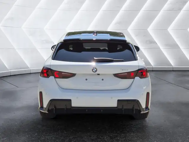 BMW 1 Series view 3