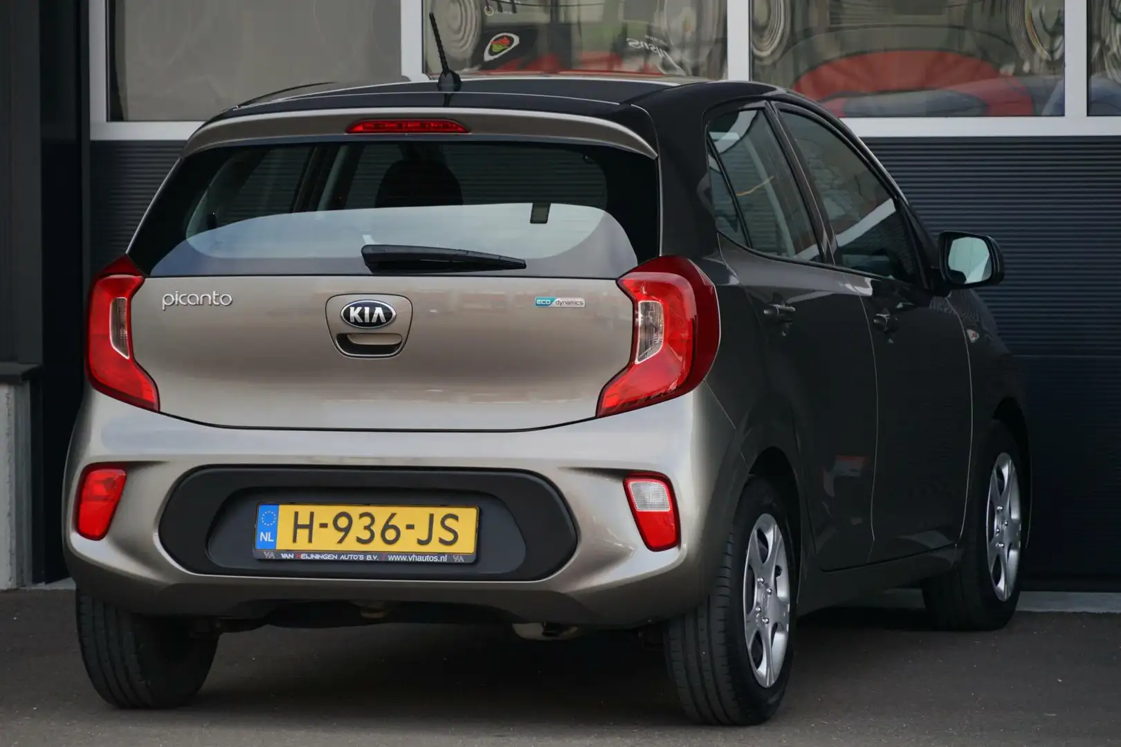Kia Picanto 1.0 MPi ComfortLine, NL, 1 eig. bluetooth, airco Šedá - 2