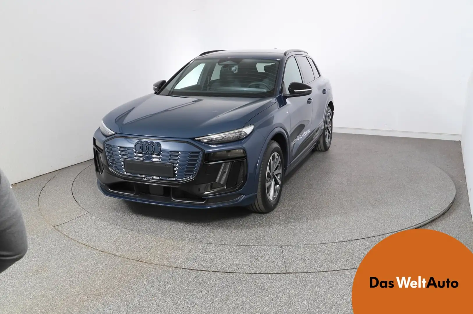 Audi Q6 e-tron quattro Blau - 1