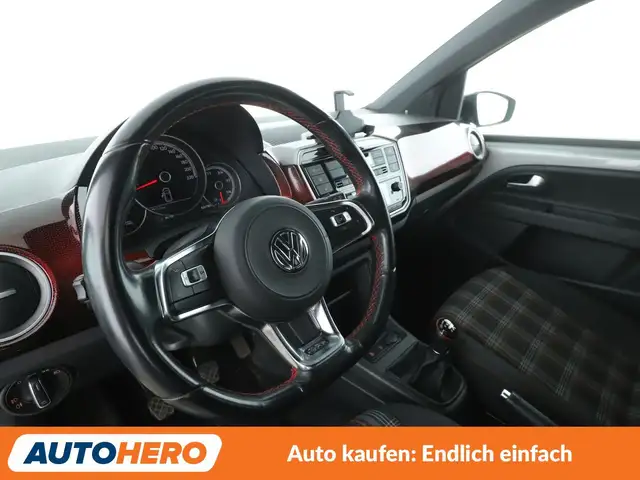 Volkswagen Up! view 11
