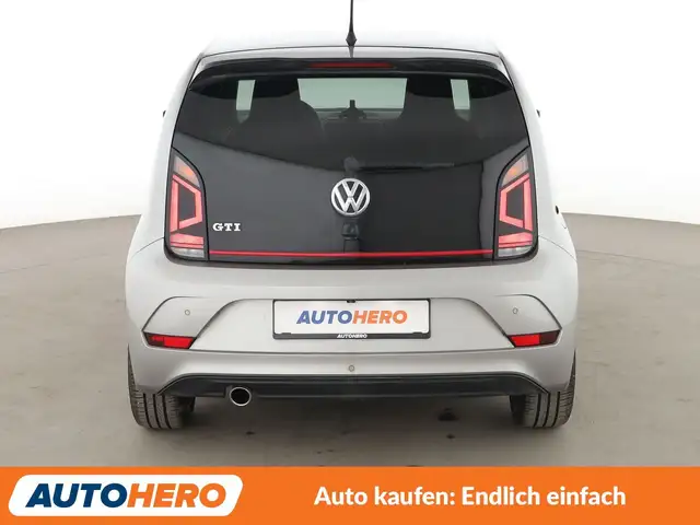 Volkswagen Up! view 5