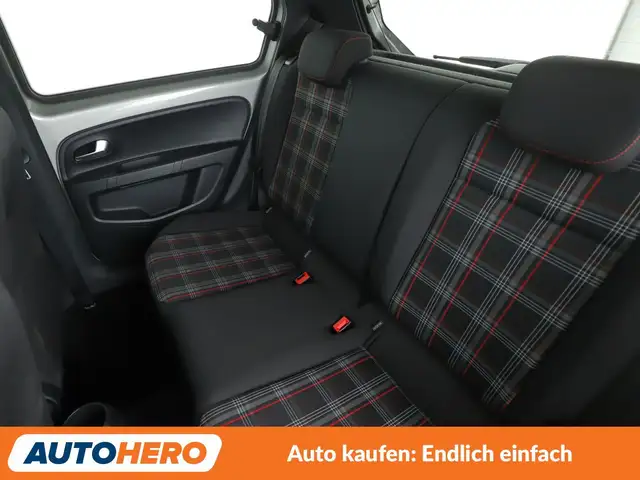 Volkswagen Up! view 14