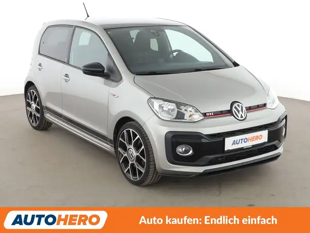 Volkswagen Up! view 8
