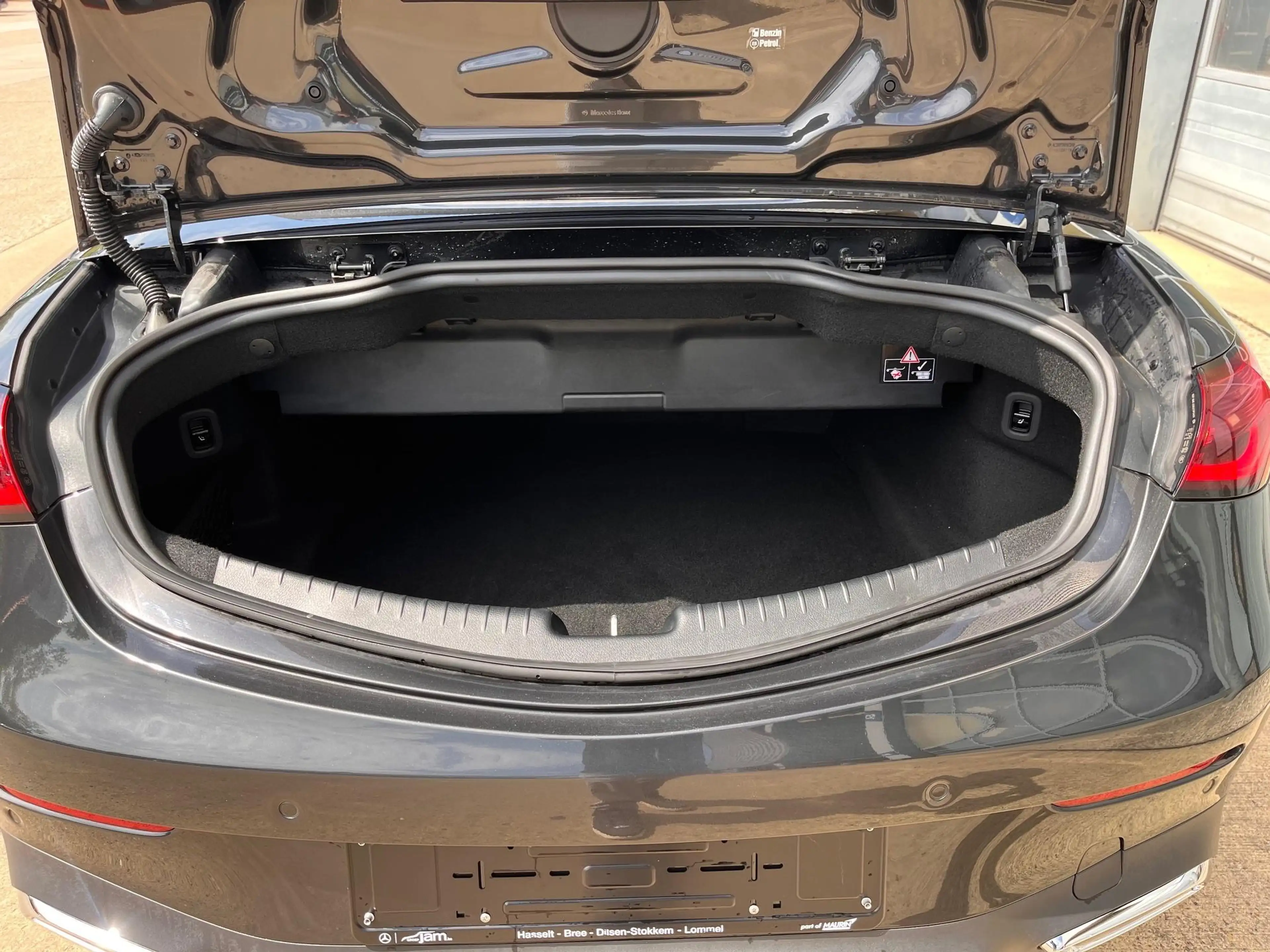Mercedes-Benz CLE 200 Cabriolet Amg — photo 6