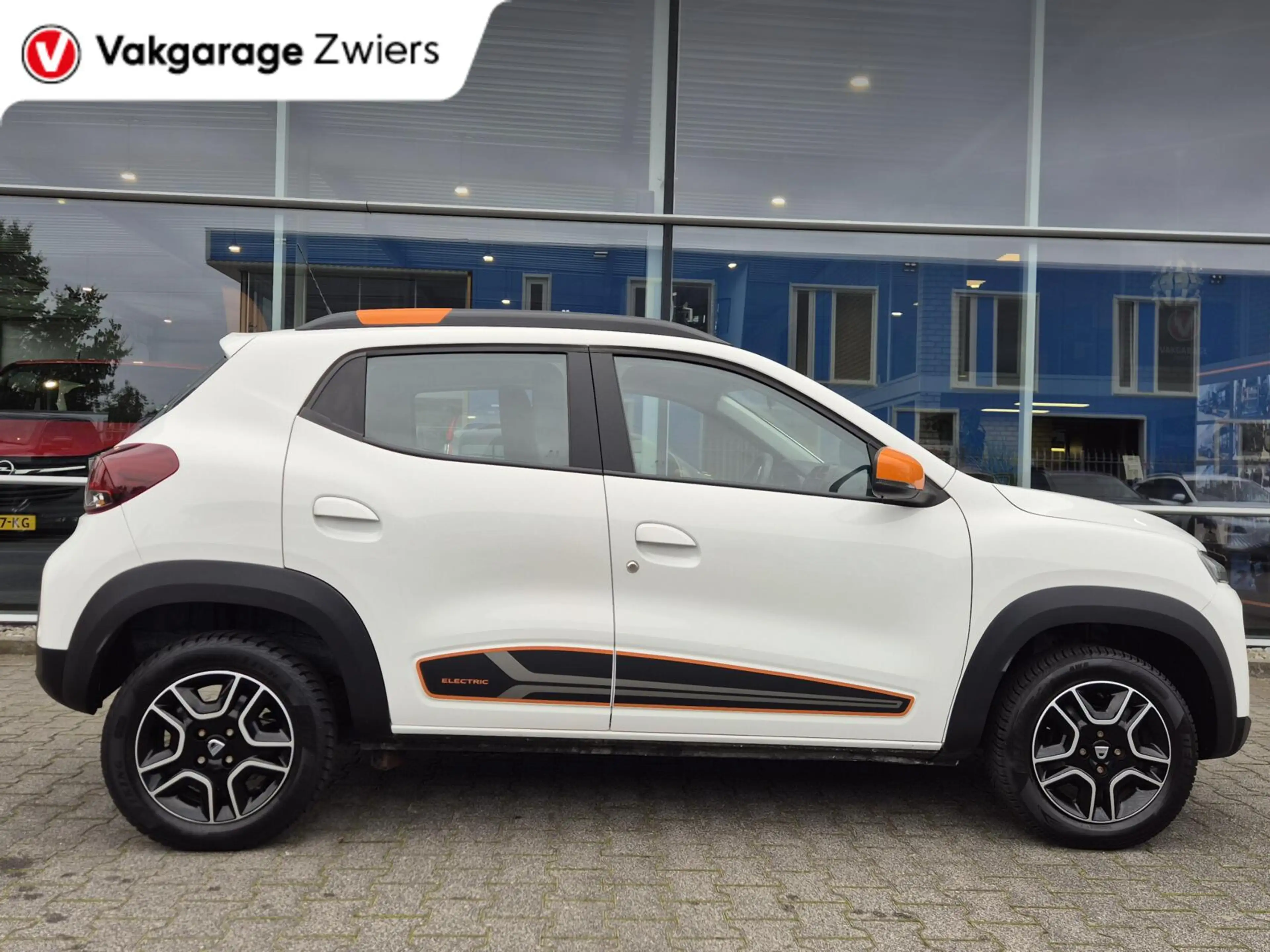 Dacia Spring Business 27 kWh SOH91.8% Orange Pack | Camera | — photo 11