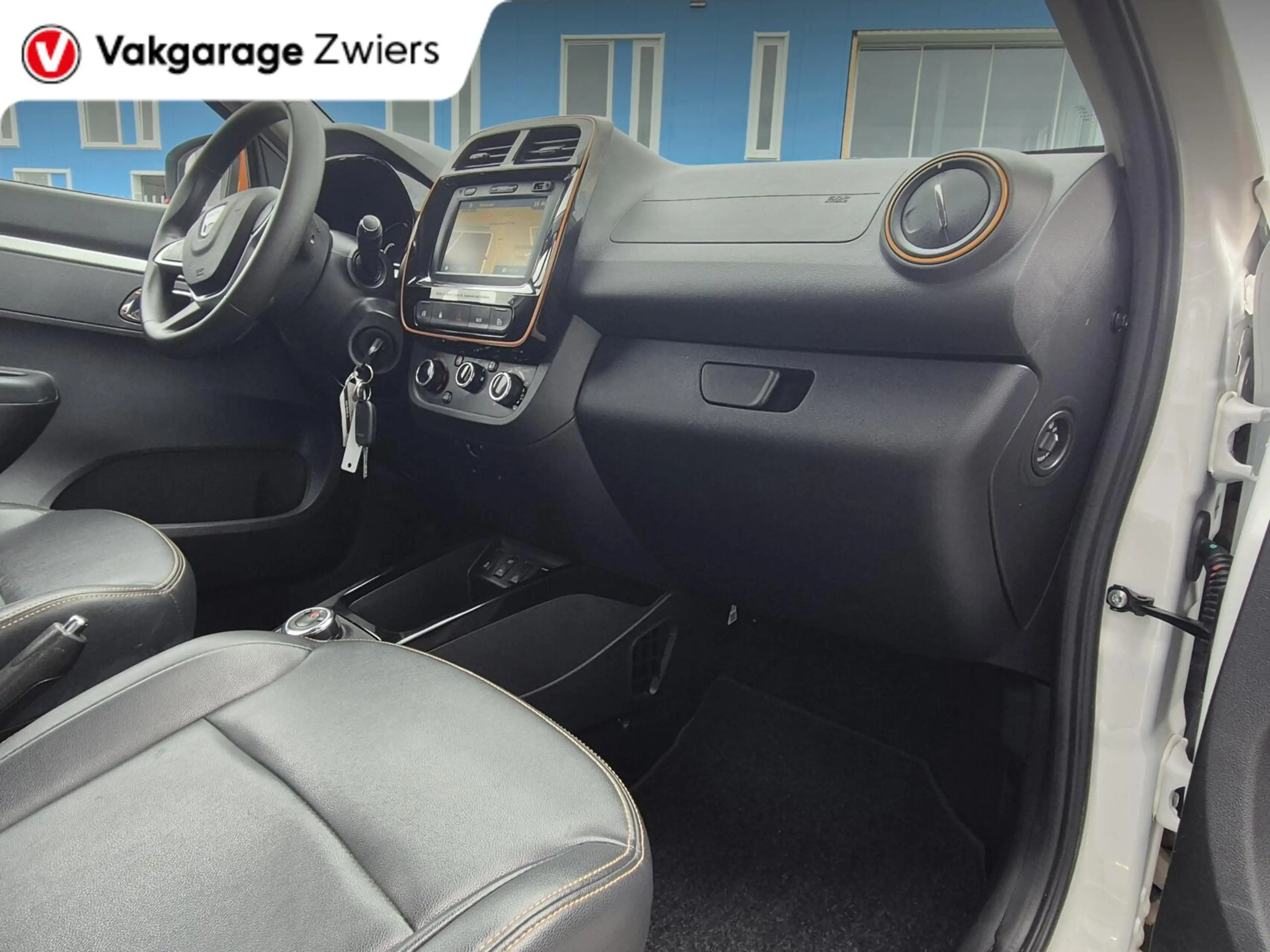 Dacia Spring Business 27 kWh SOH91.8% Orange Pack | Camera | — photo 12