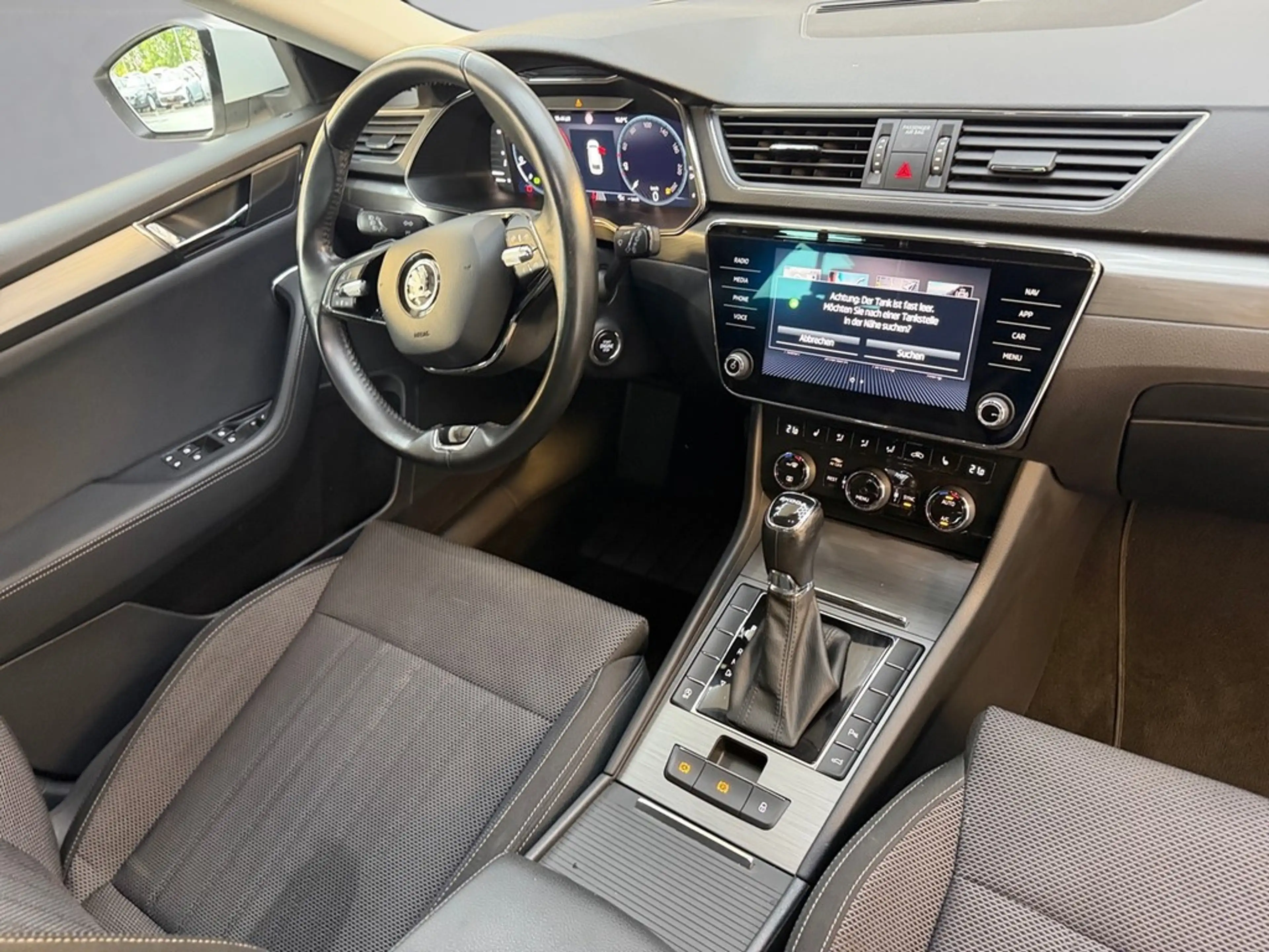 Skoda Superb Combi 2,0 TDI DSG AHK — photo 12
