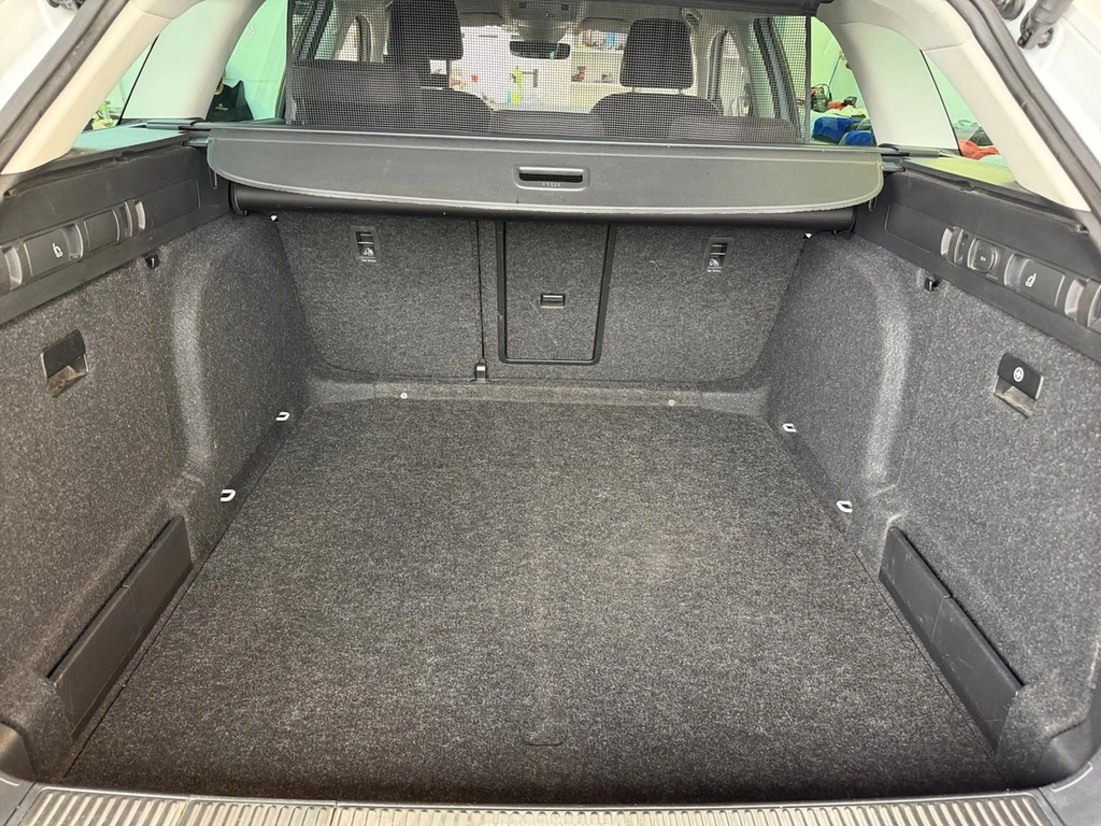 Skoda Superb Combi 2,0 TDI DSG AHK — photo 13