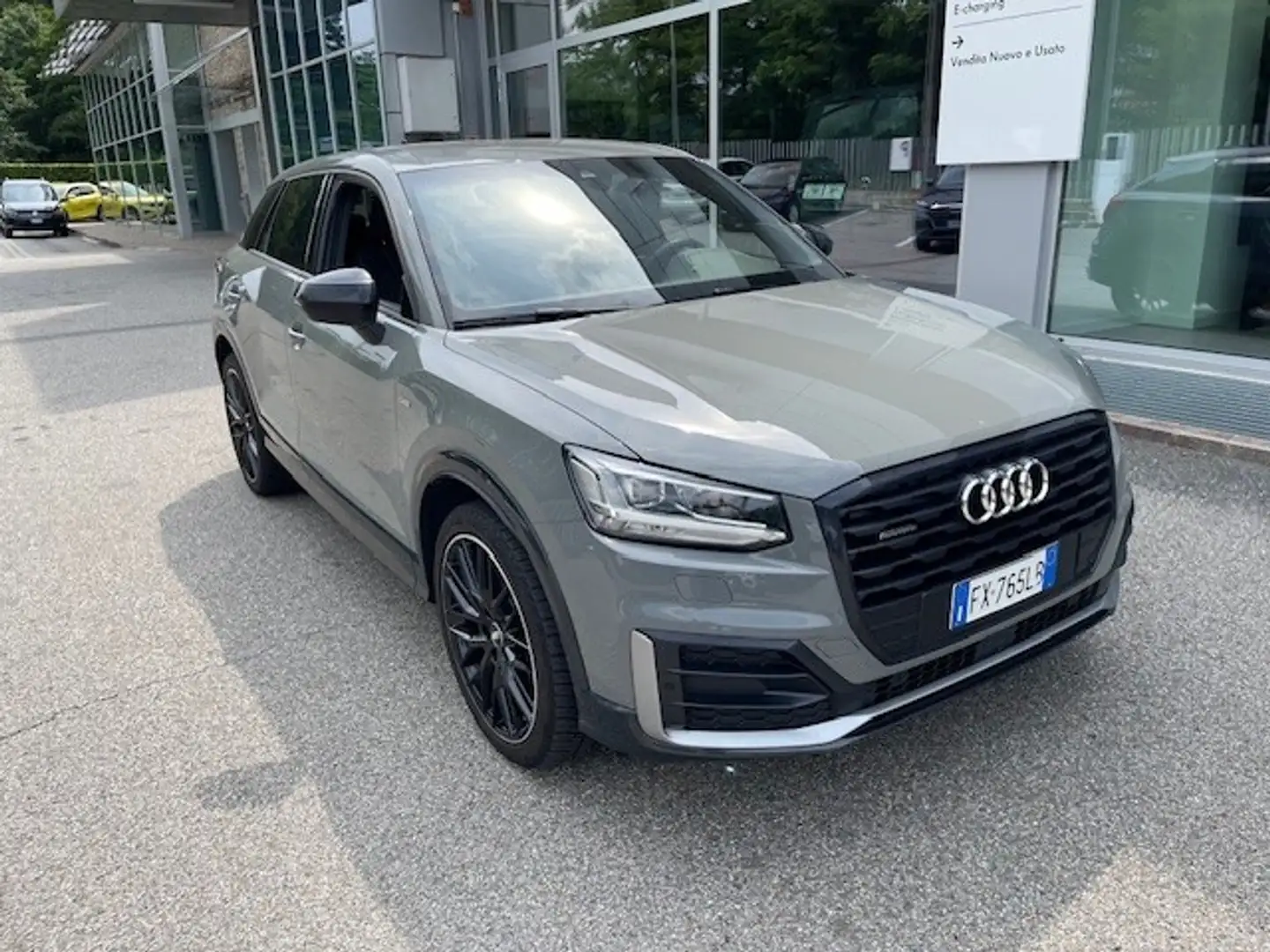 Audi Q2 40 TFSI S-line edition quattro s-tronic Grigio - 1