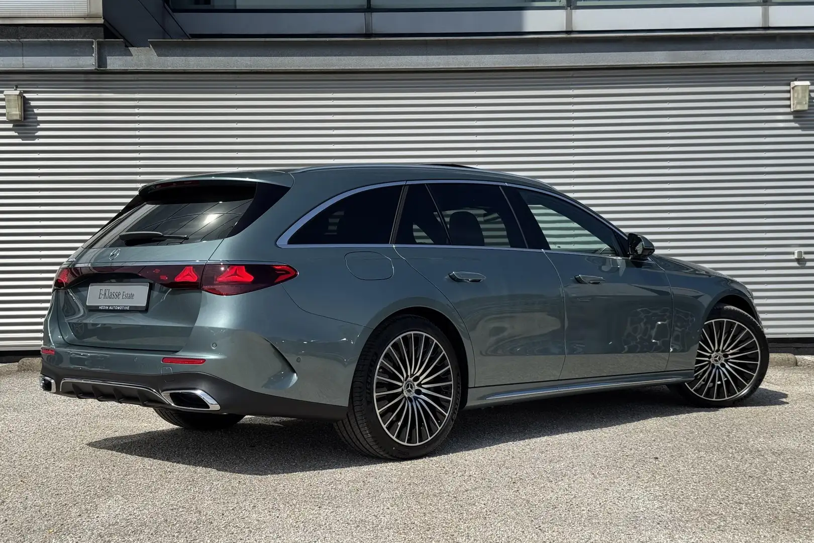 Mercedes-Benz E 300 E 300e Estate Automaat Sport Edition | Premium Pak Zilver - 2