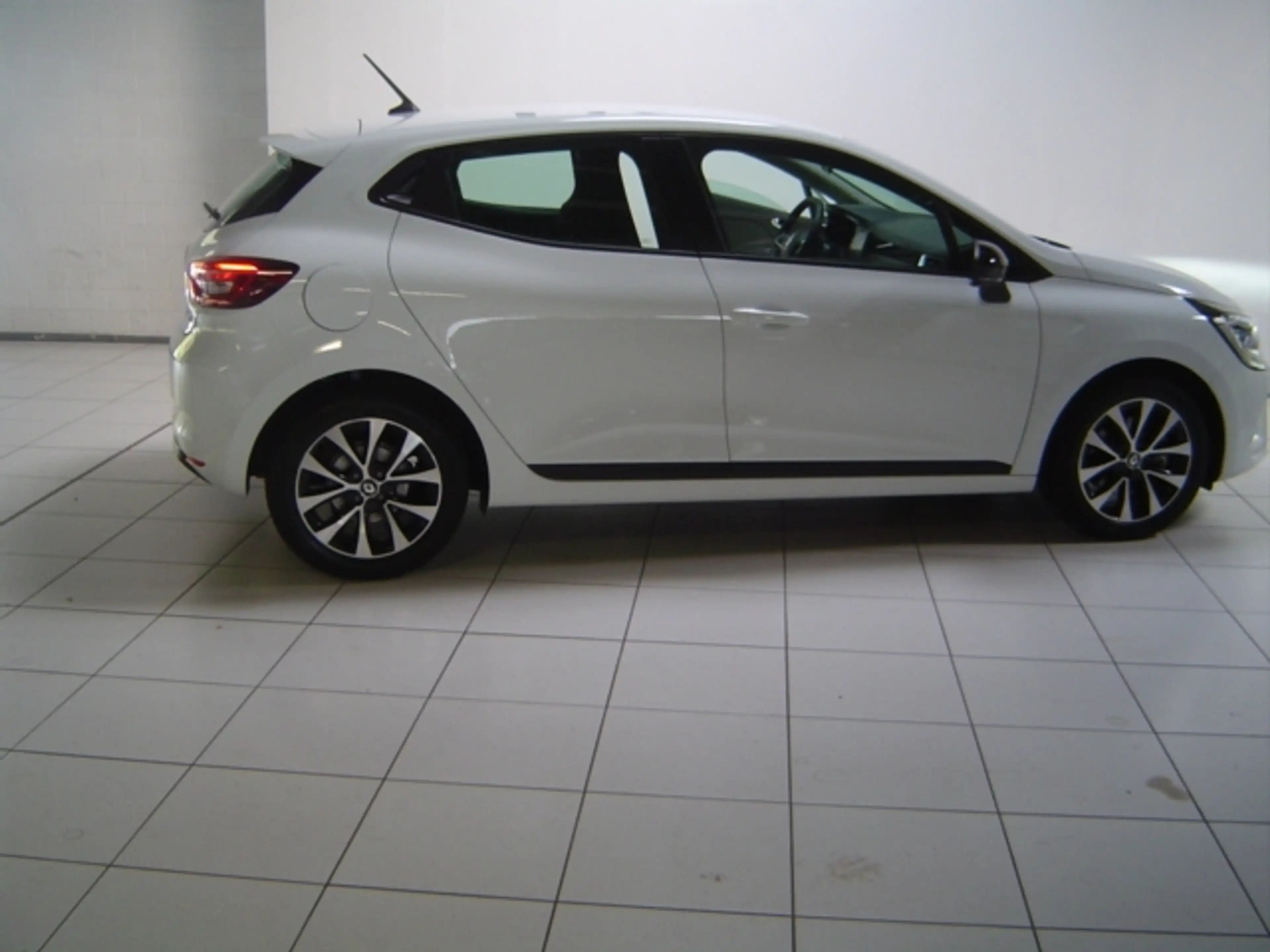 Renault Clio V 140 TCe Equilibre+Klima+ LED Apple CarPlay ..Aut — photo 6