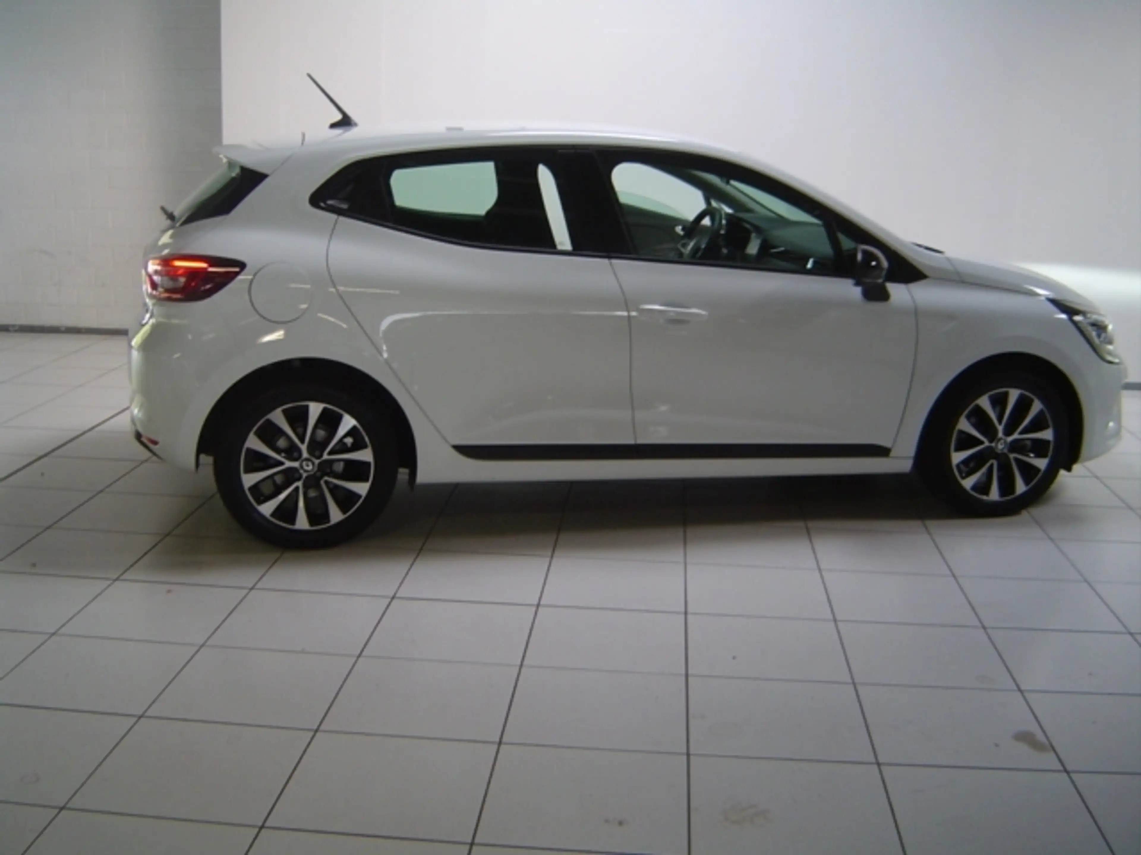 Renault Clio V 140 TCe Equilibre+Klima+ LED Apple CarPlay ..Aut — photo 3