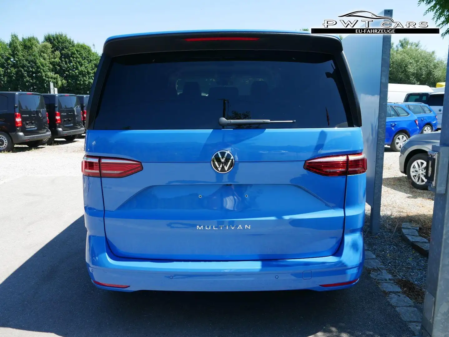 Volkswagen T7 Multivan Life 2.0 TDI *PDC*LED*SHZ* AHK-SCHWENKBAR*SMART... Bleu - 2