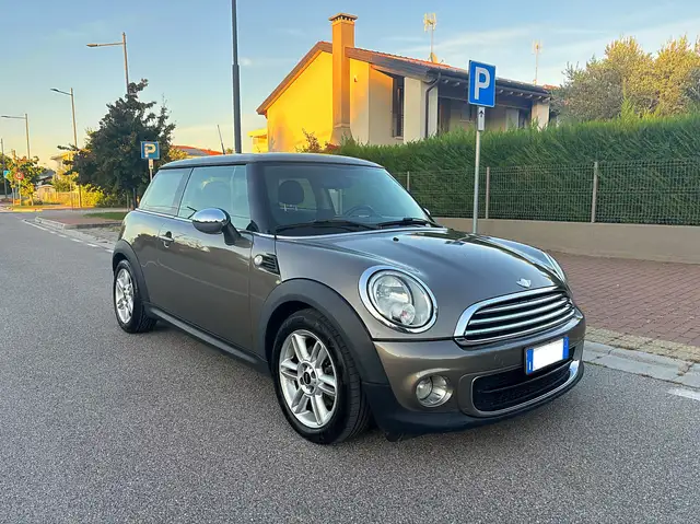 MINI Cooper D 1.6 Diesel Neopatentati