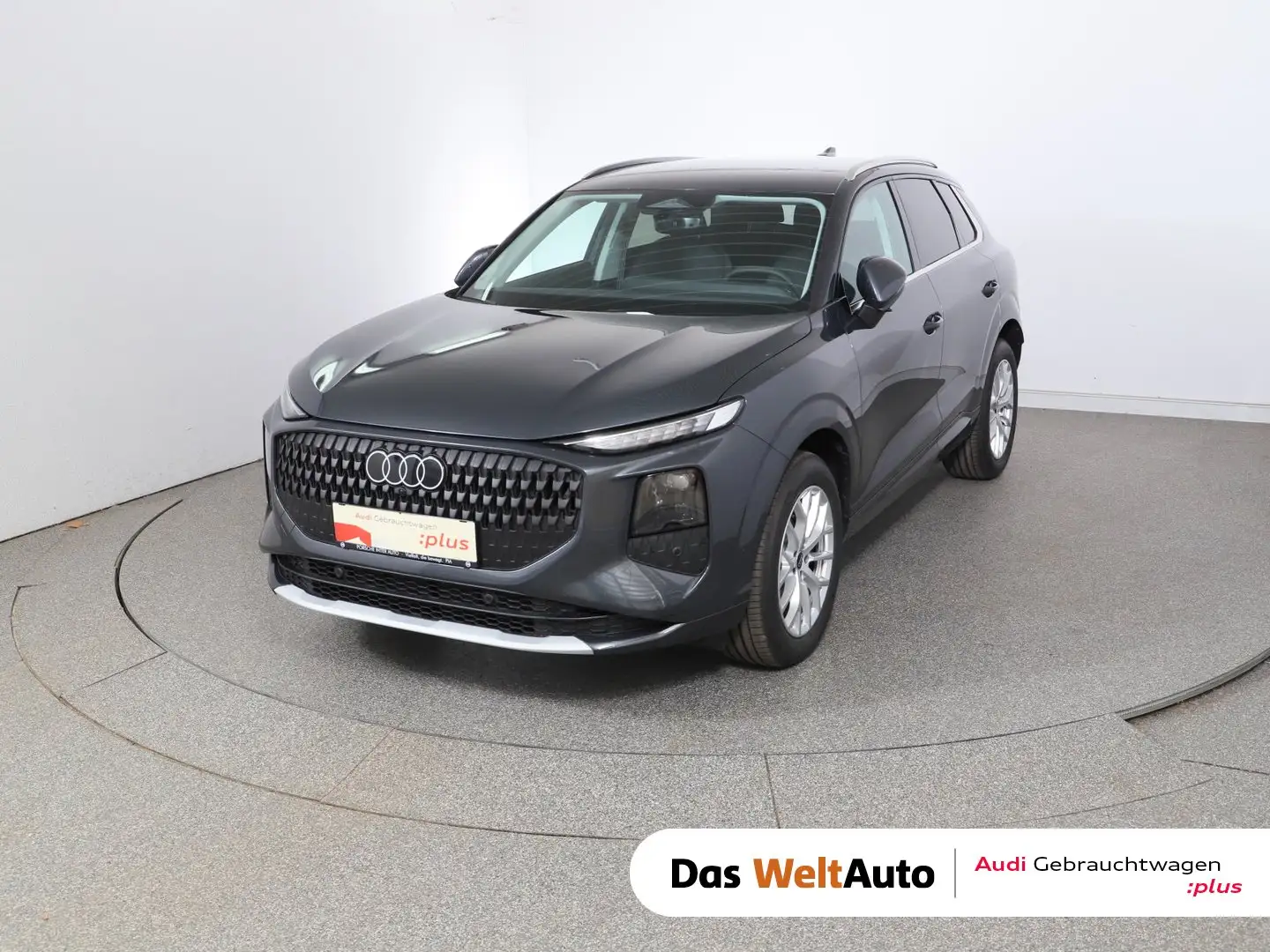 Audi Q3 TFSI 110 kW intense Grau - 1