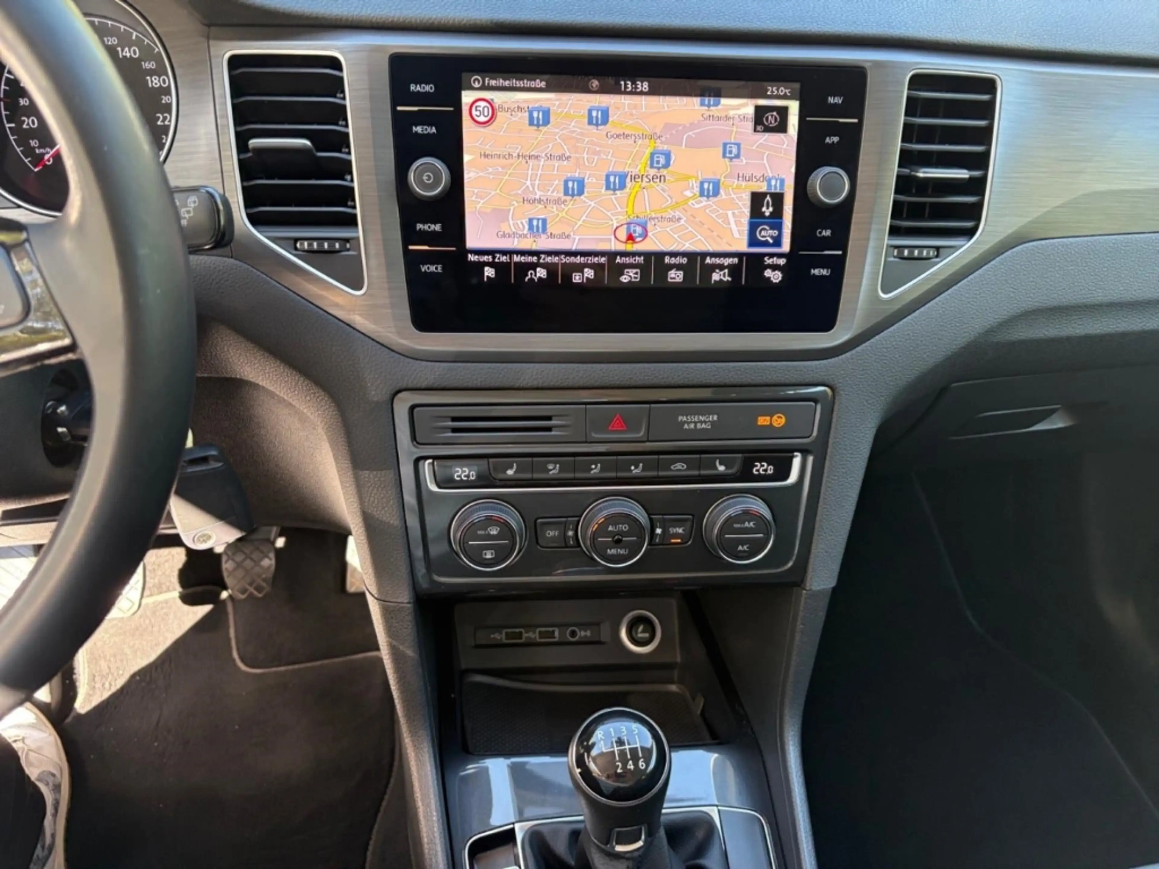Volkswagen Golf Sportsvan VII Comfortline ''Navigation+Climatronic+GJR+PPv&h — photo 10
