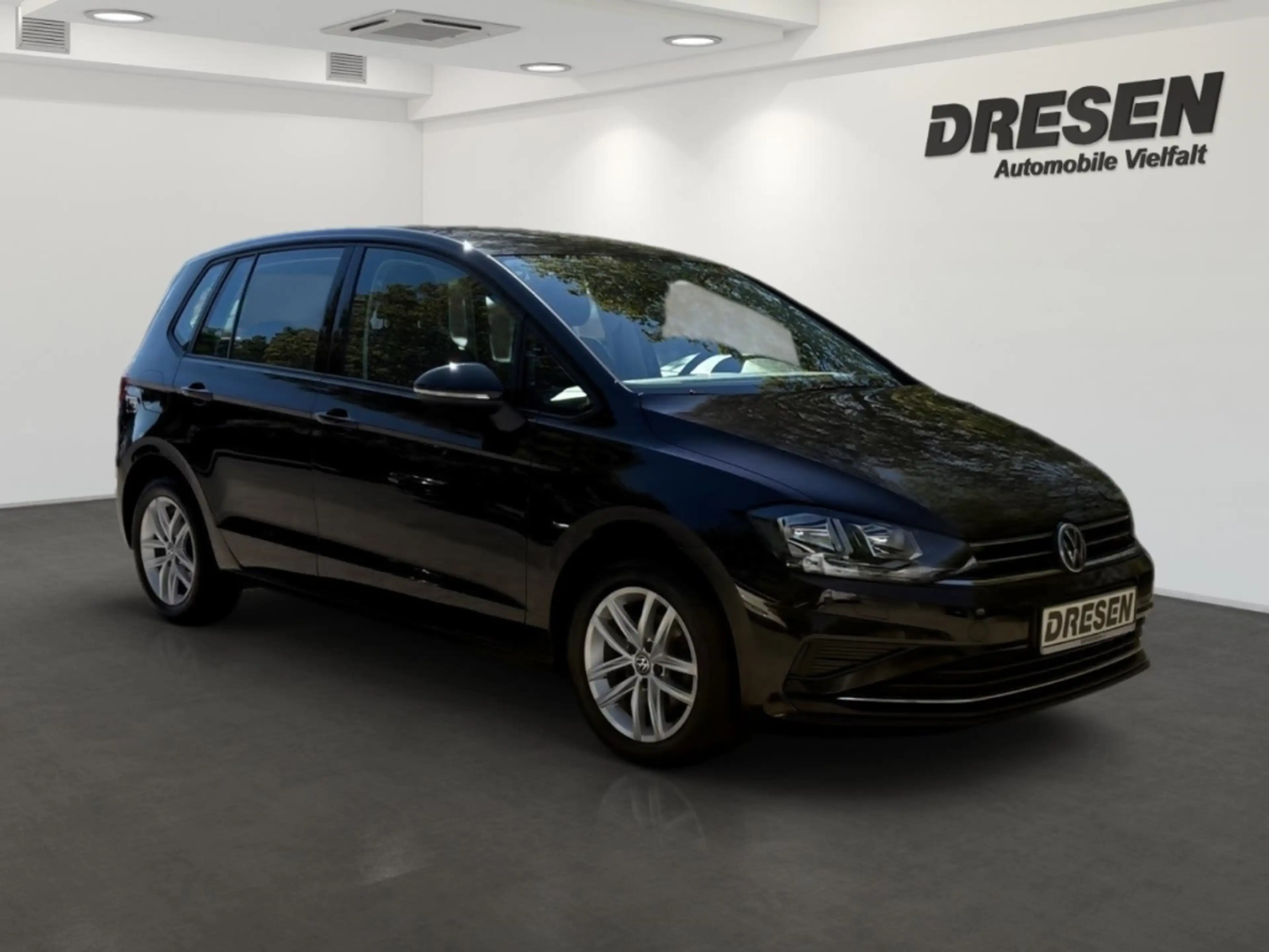 Volkswagen Golf Sportsvan VII Comfortline ''Navigation+Climatronic+GJR+PPv&h — photo 3