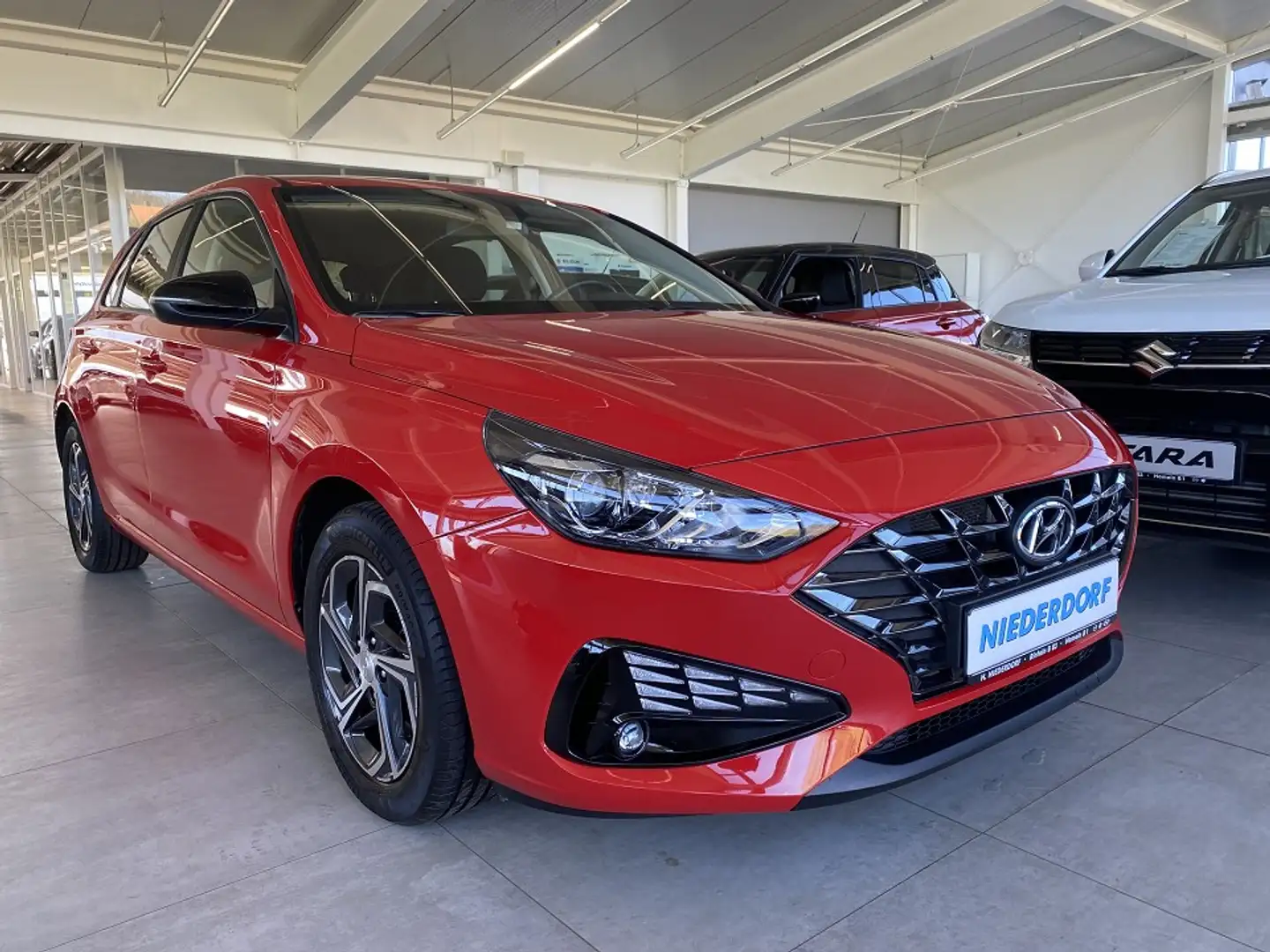 Hyundai i30 1.0 Turbo Edition 30 Funkt-Pkt Rot - 1