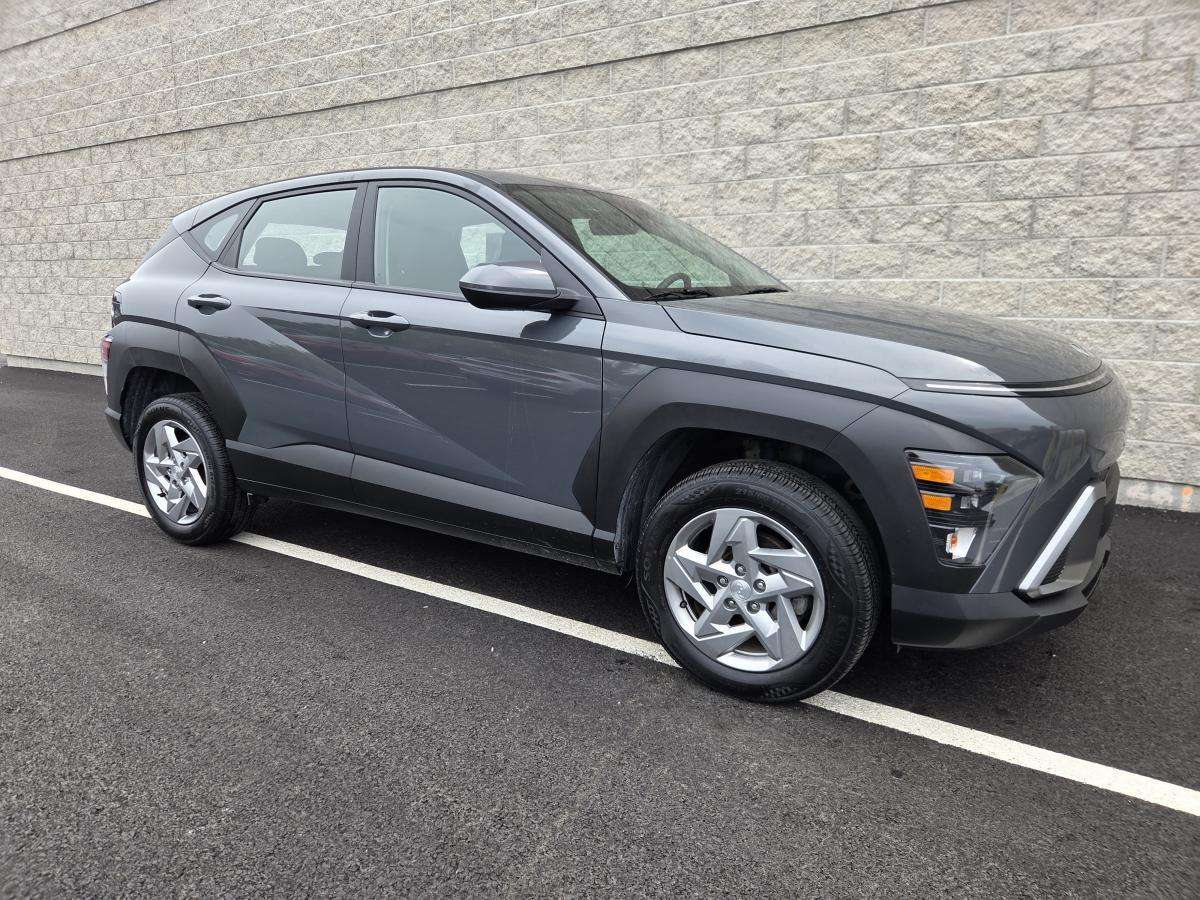 2025 Hyundai Kona Essential Carplay Camera recul Sièges chauffant BA