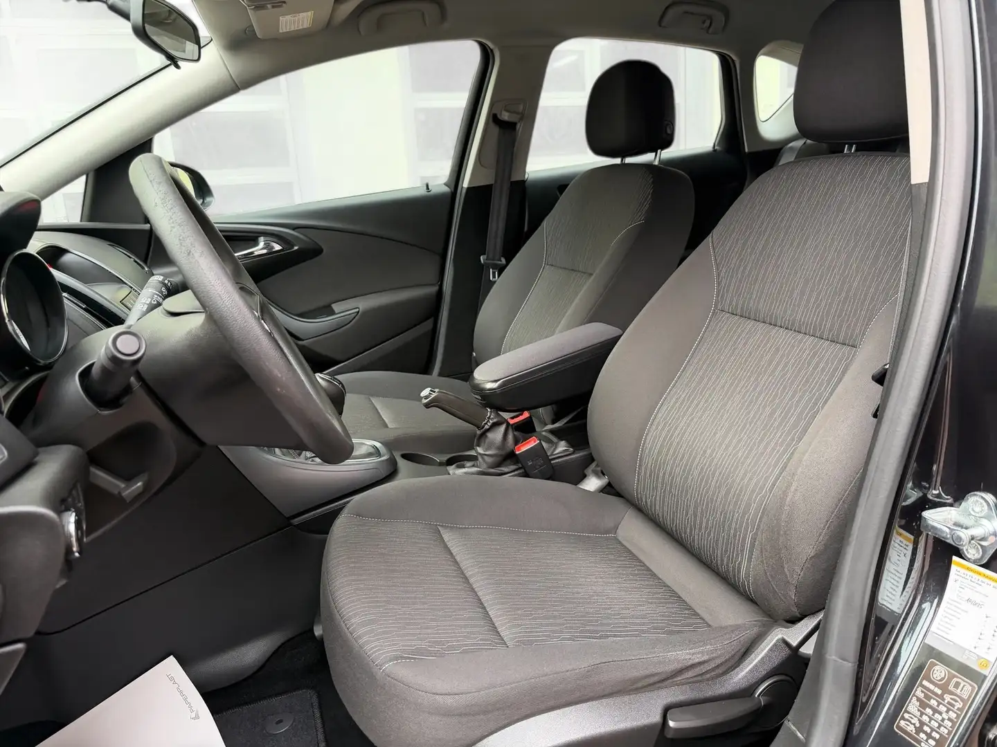 Opel Astra J 5-trg. Selection *Tüv Neu* Schwarz - 2