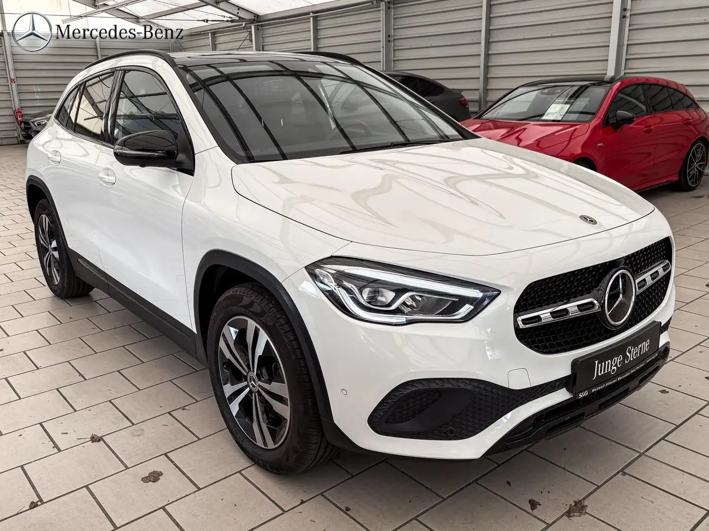 Mercedes-Benz GLA 220 d 4M Progressive Distro+Pano+AHK+LED Blanc - 2