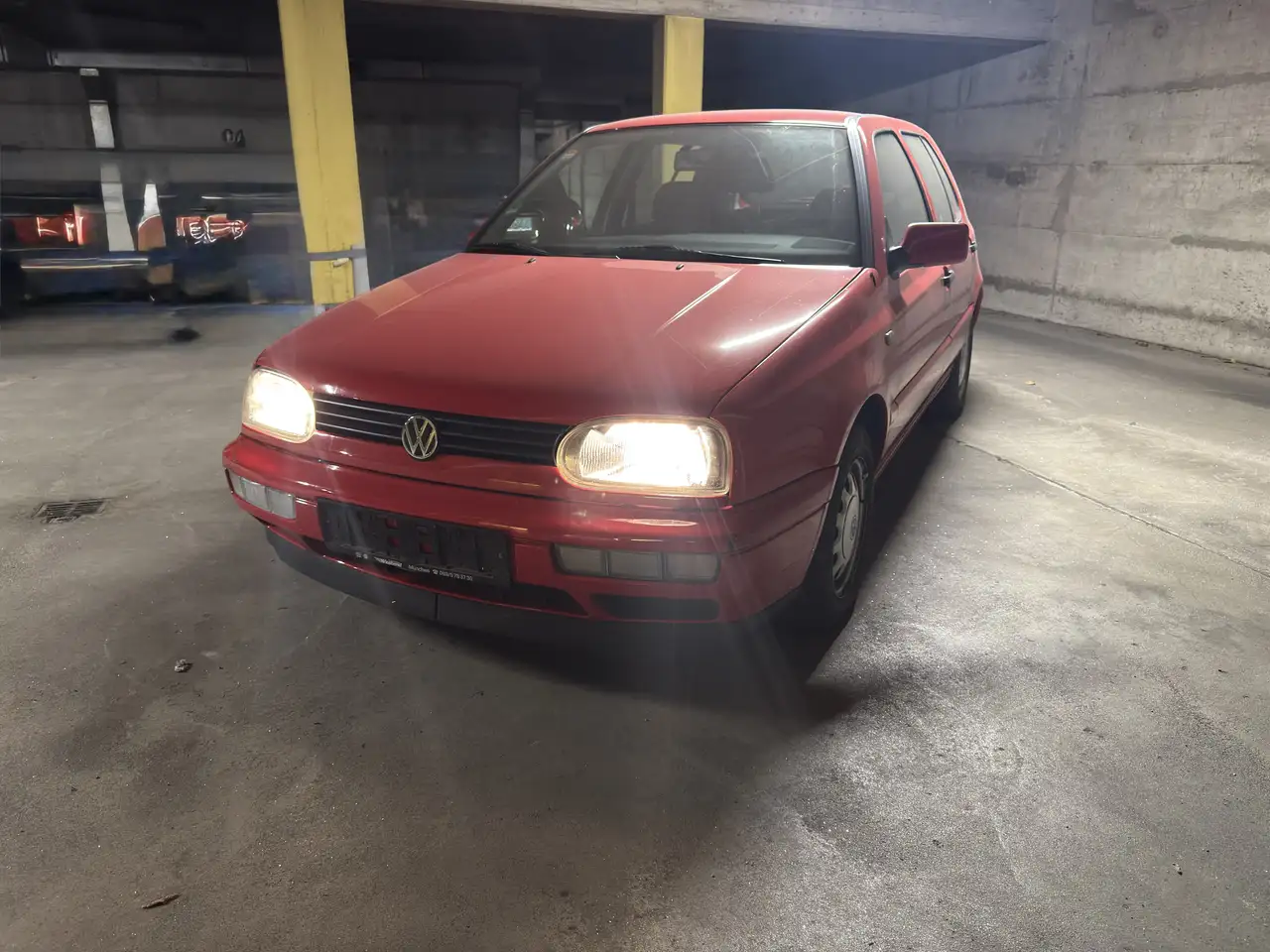 Volkswagen Golf 1.8 (Klima) Family -Rentnerfahrzeug - nur 95.683km, foto 1
