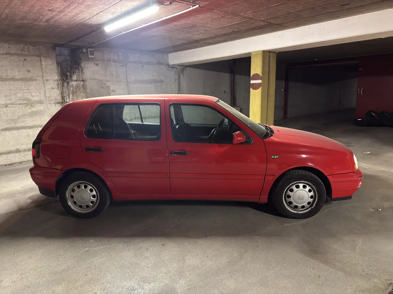 Volkswagen Golf 1.8 (Klima) Family -Rentnerfahrzeug - nur 95.683km, foto 3