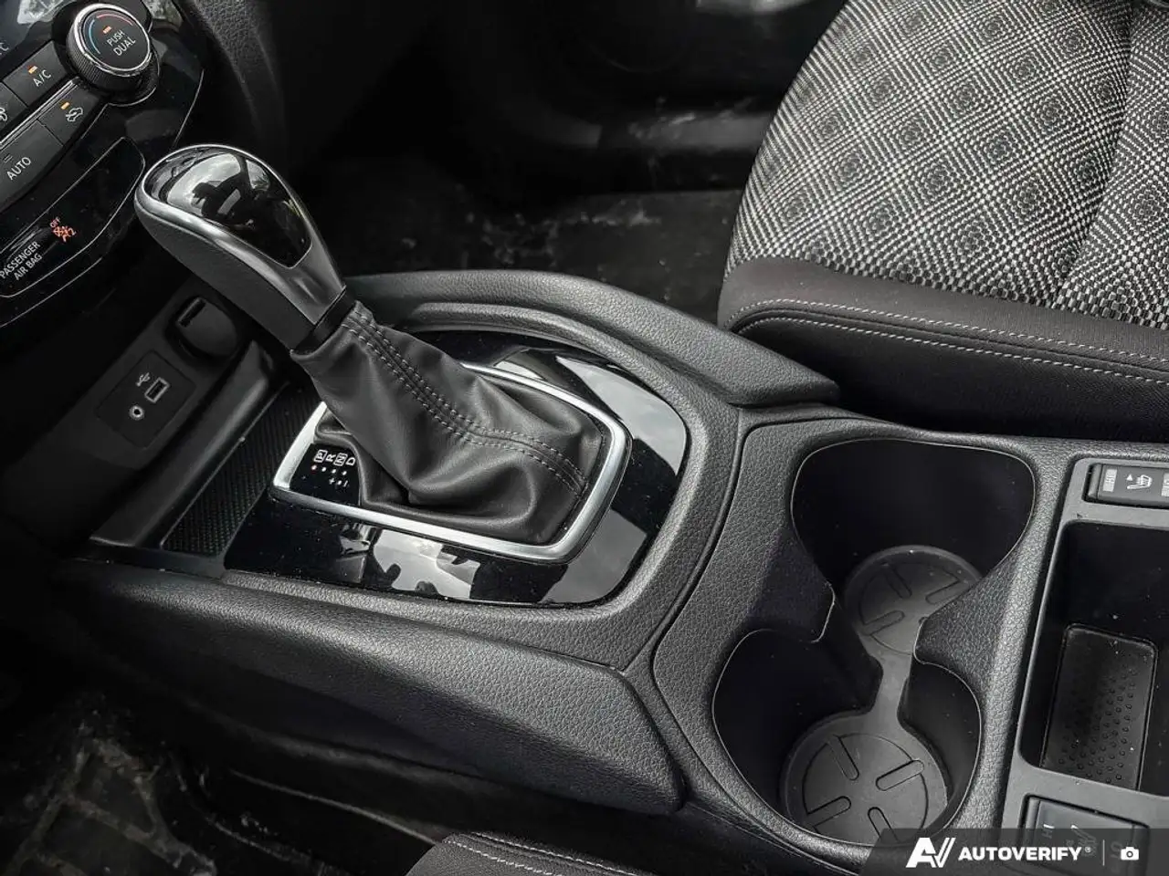 Nissan Qashqai снимка Nissan Qashqai
