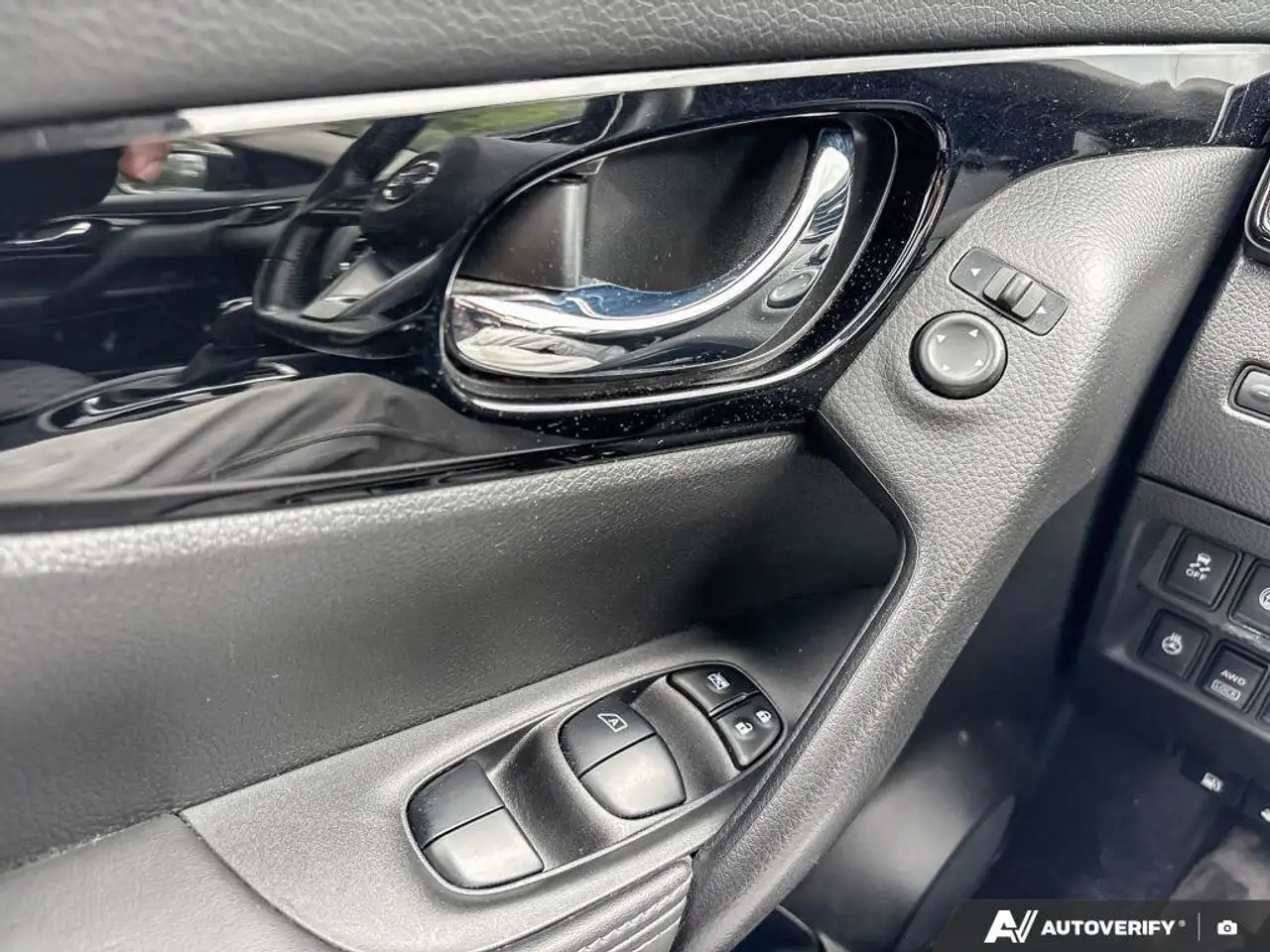Nissan Qashqai снимка Nissan Qashqai