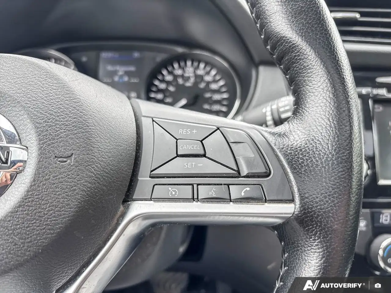 Nissan Qashqai снимка Nissan Qashqai