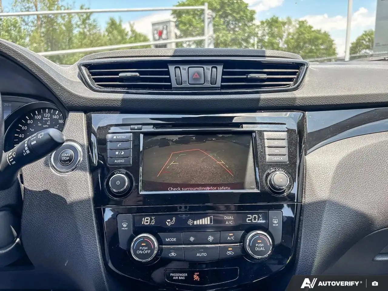 Nissan Qashqai снимка Nissan Qashqai