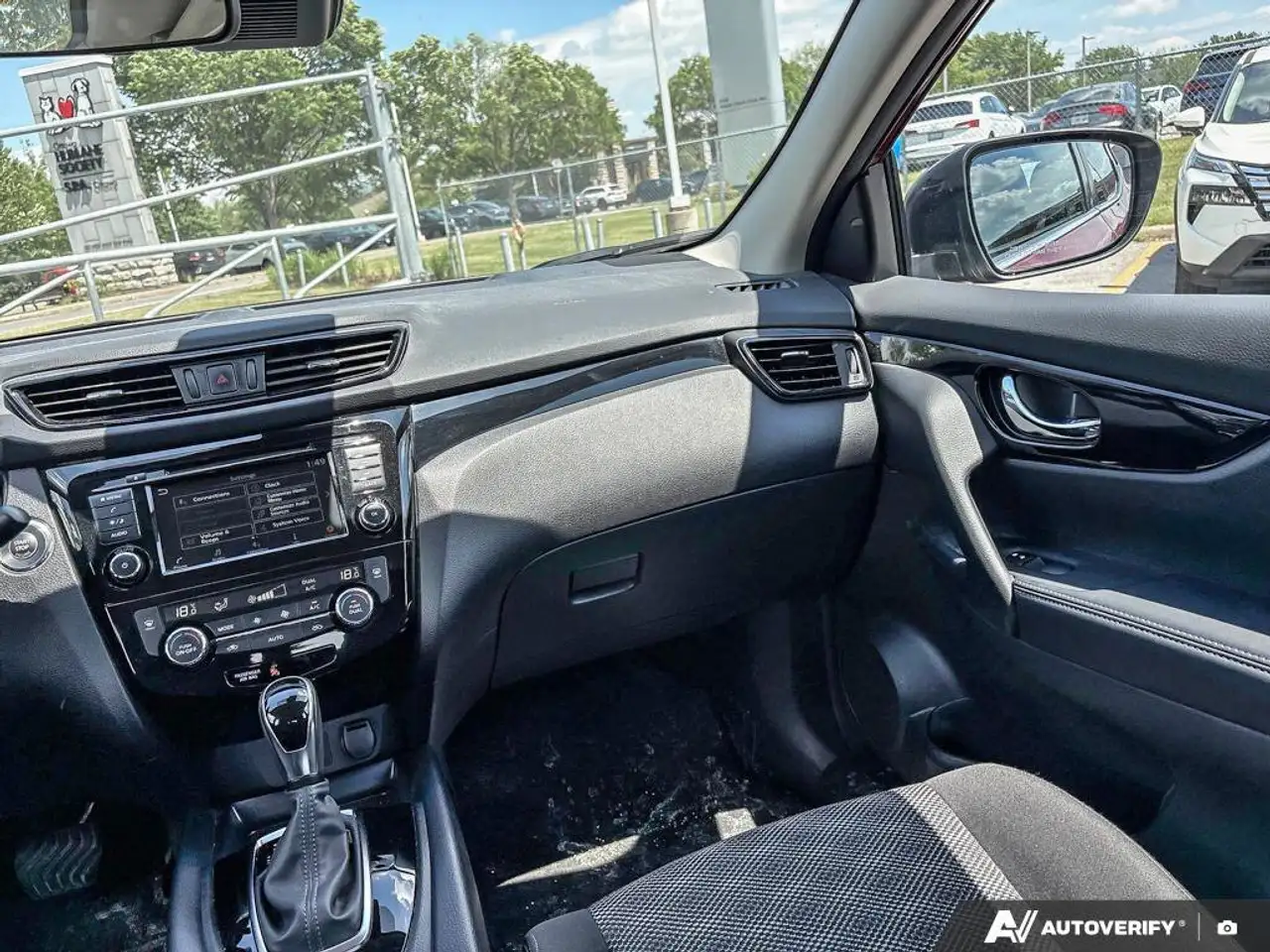 Nissan Qashqai снимка Nissan Qashqai