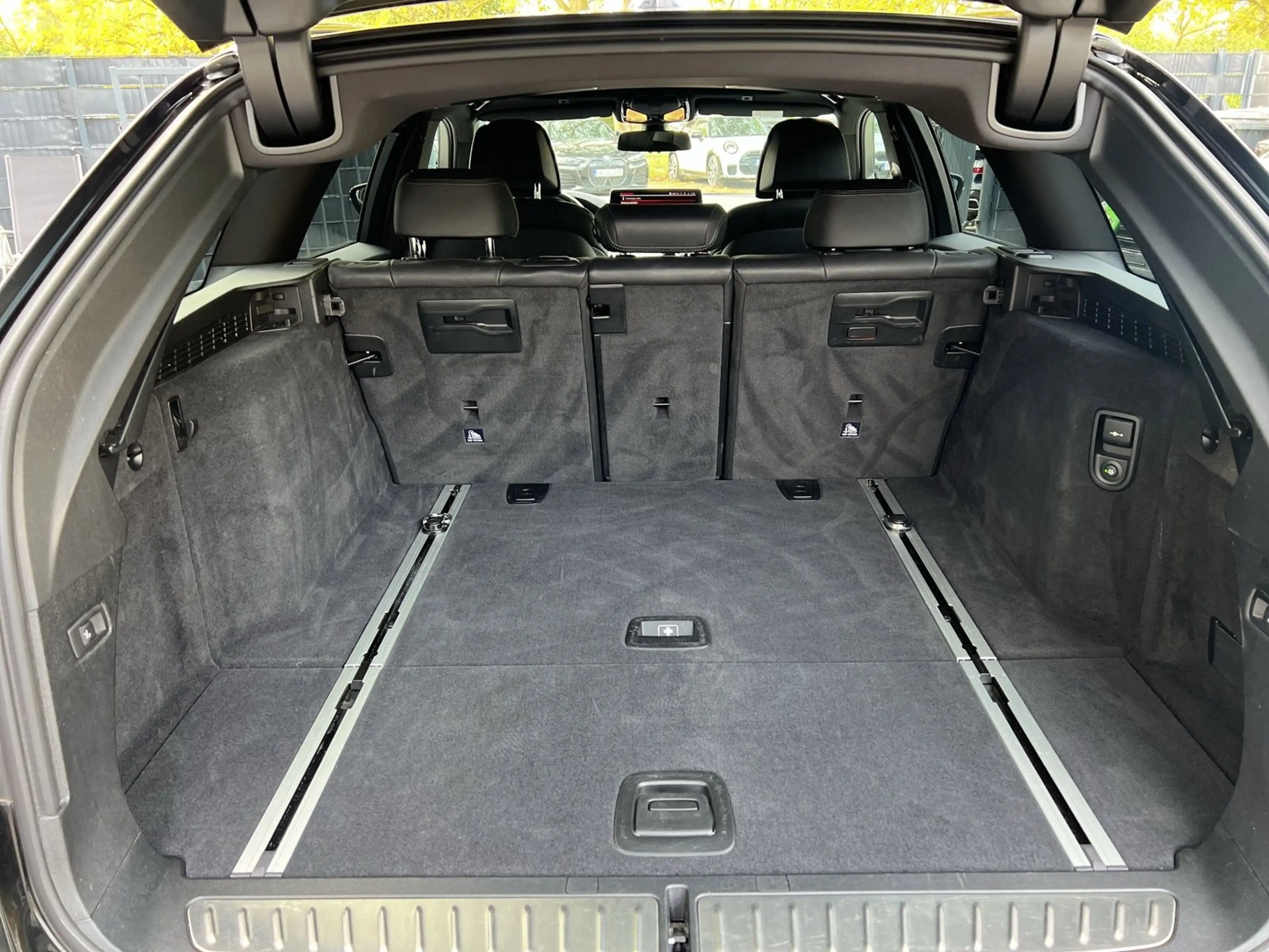 BMW 520 d M Sport Pano HeadUp AHK — photo 7