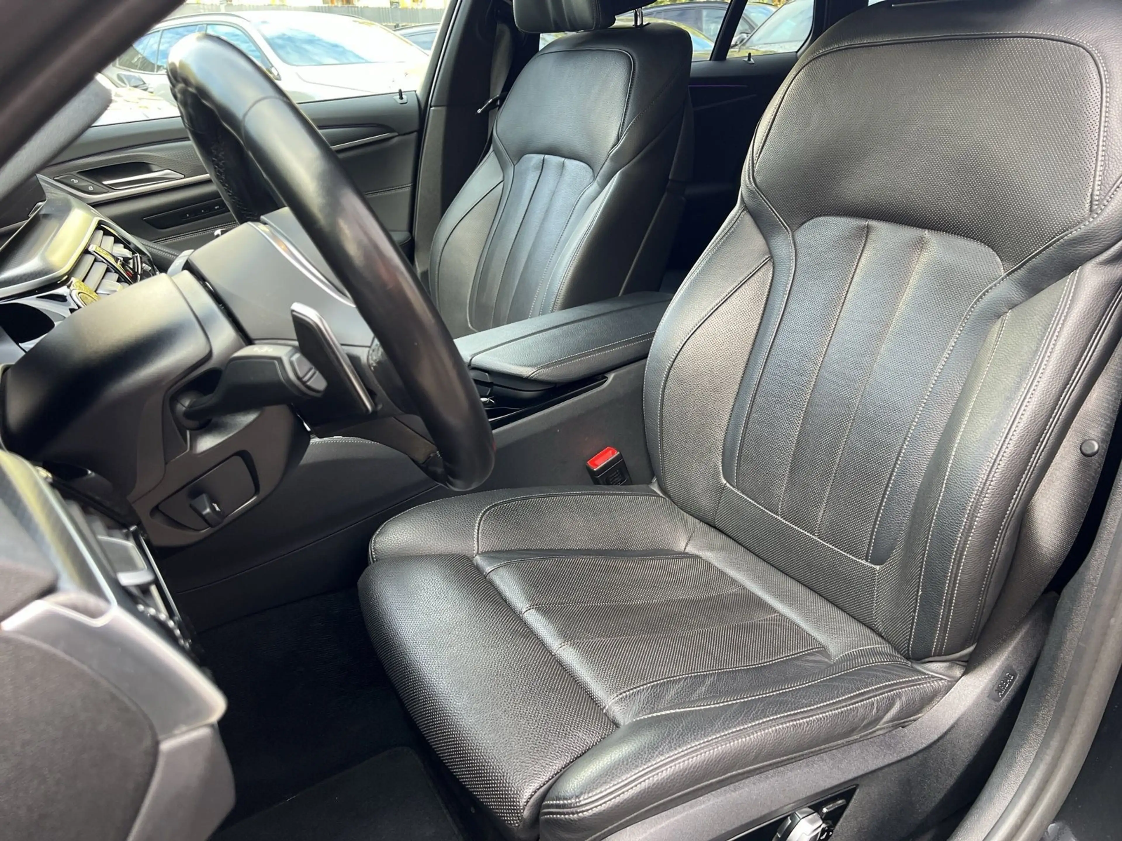 BMW 520 d M Sport Pano HeadUp AHK — photo 9
