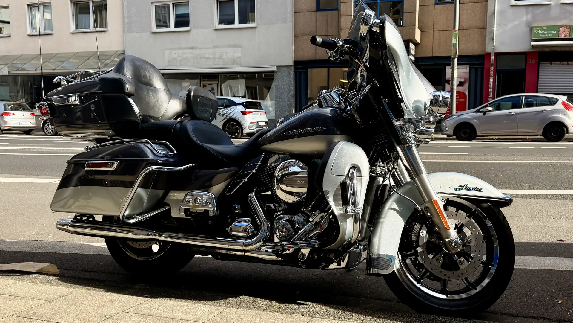 Harley-Davidson Ultra Limited Harley Davidson Electra Glide Ultra Limited Šedá - 1