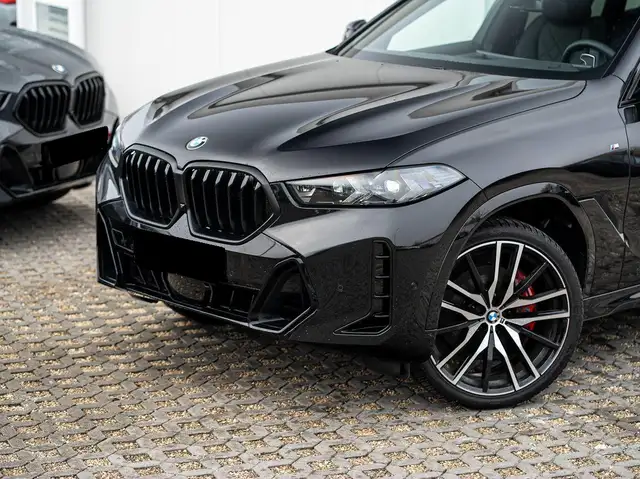 BMW X6 view 4