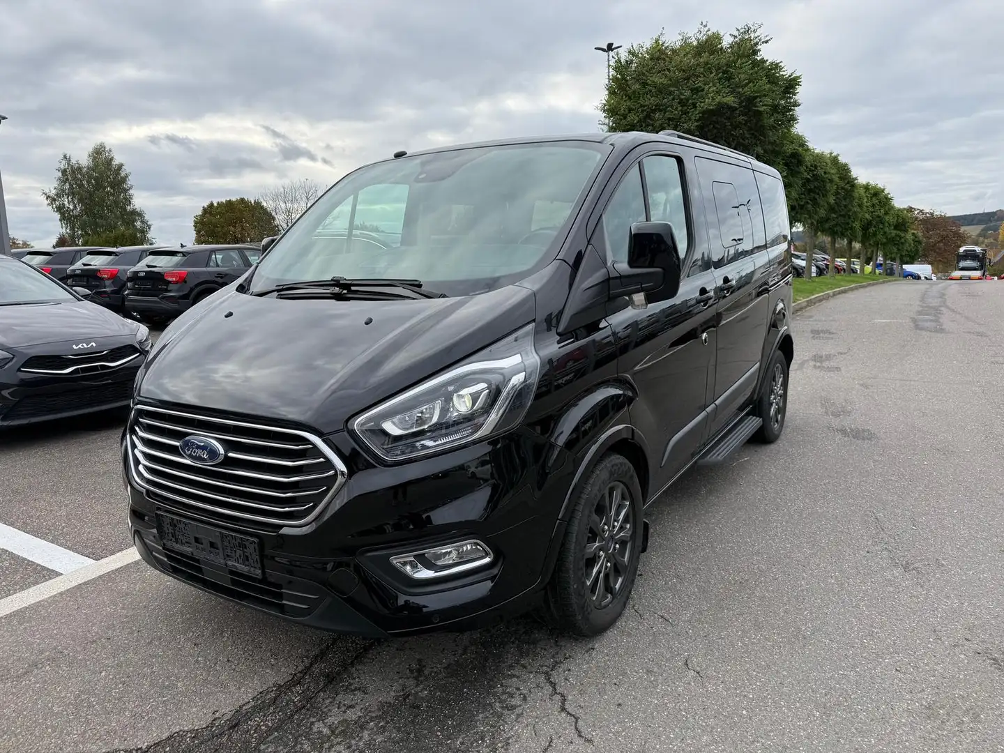 Ford Tourneo Custom 2.0 TDCi AT L1 Tourneo Trend Xenon|PDC|AHK Schwarz - 2